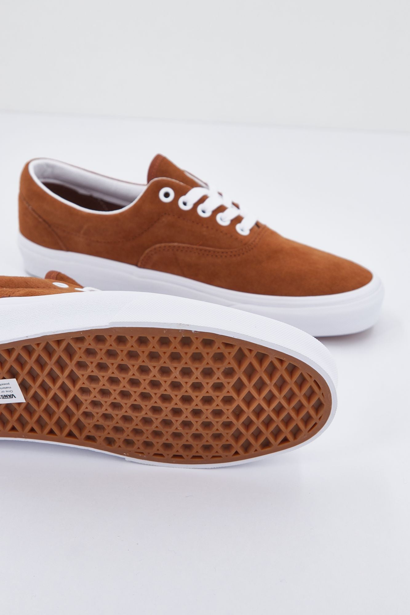 VANS UA ERA en color MARRON (4)