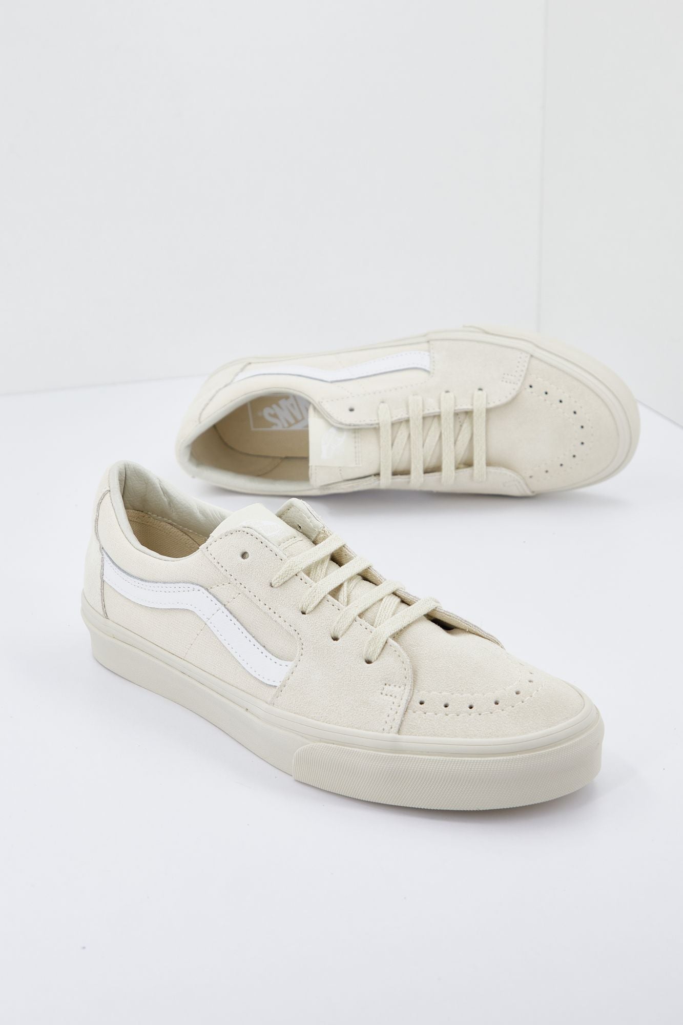 VANS UA SK8-LOW en color BEIS (1)