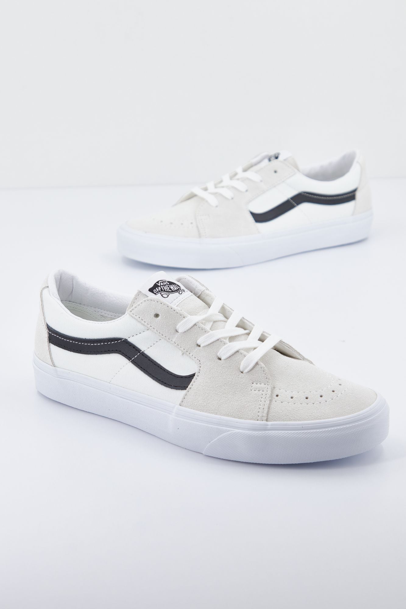 VANS UA SK8-LOW en color BLANCO (3)