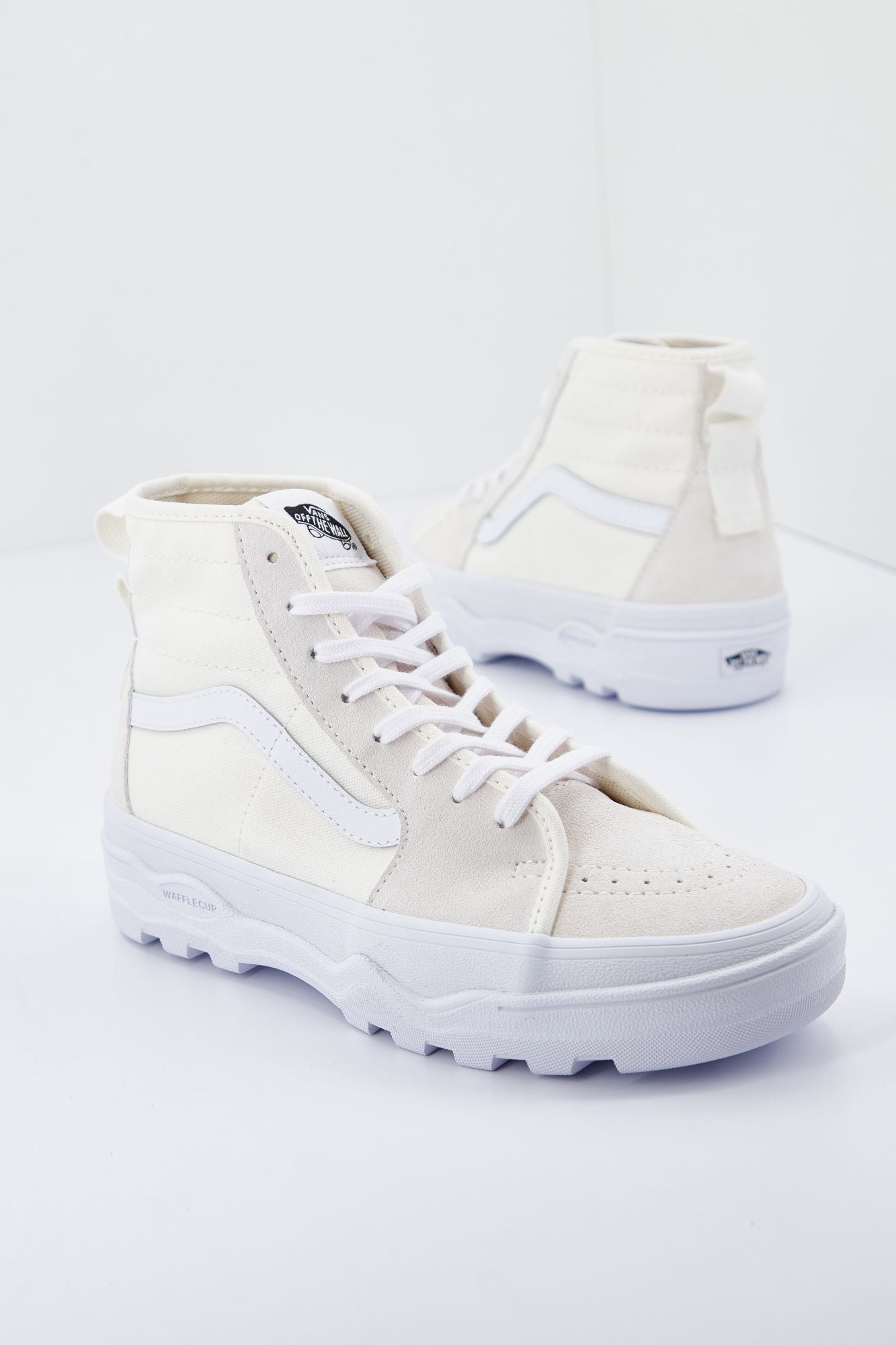 VANS UA SENTRY SK8-HI en color BLANCO (1)