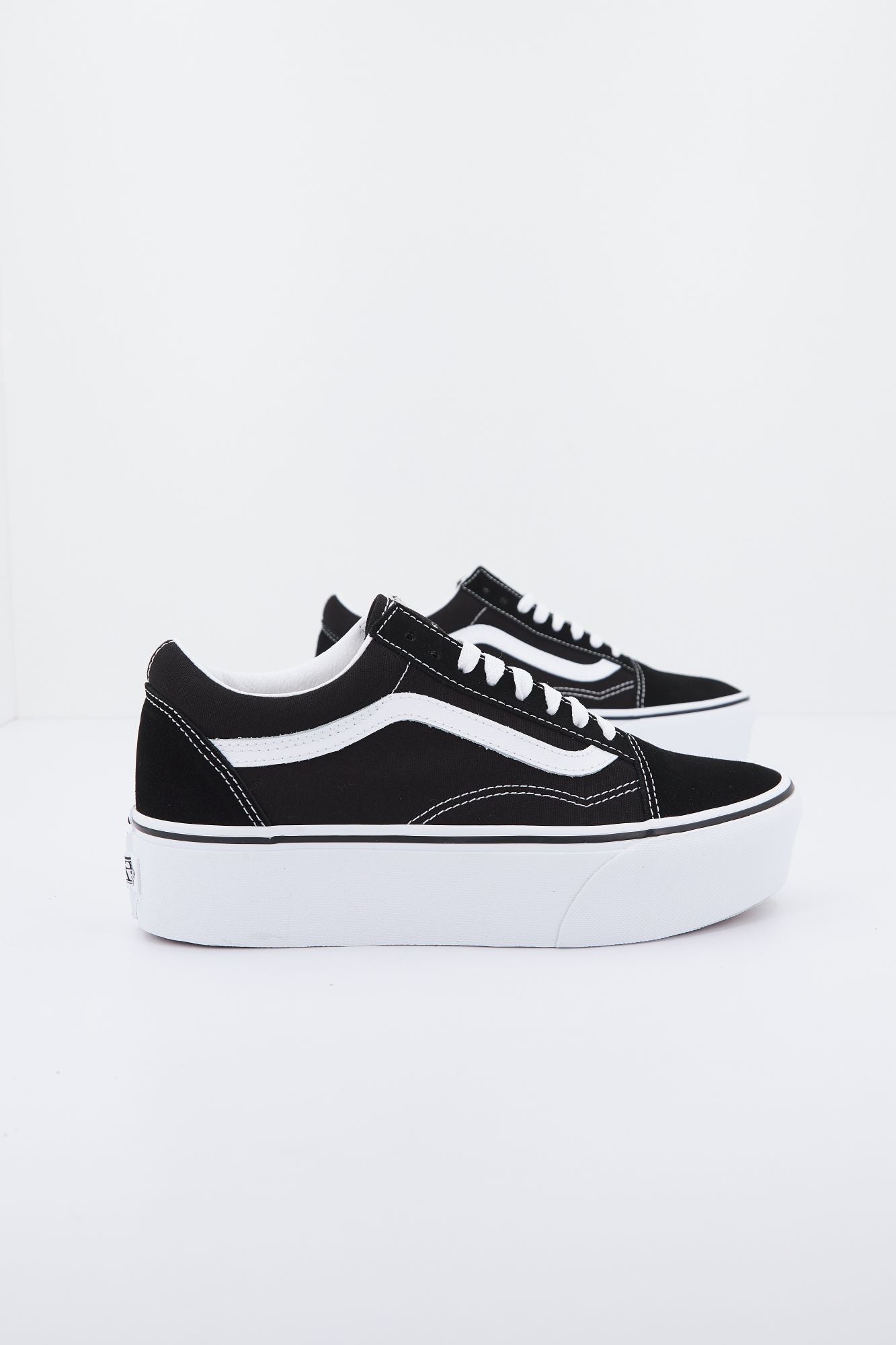 VANS UA OLD SKOOL en color NEGRO (2)