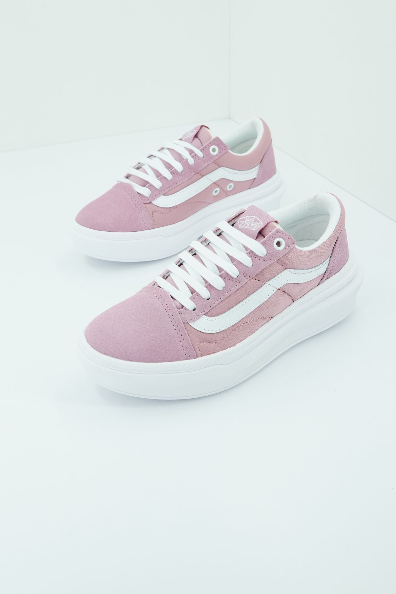 VANS UA OLD SKOOL en color ROSA (1)