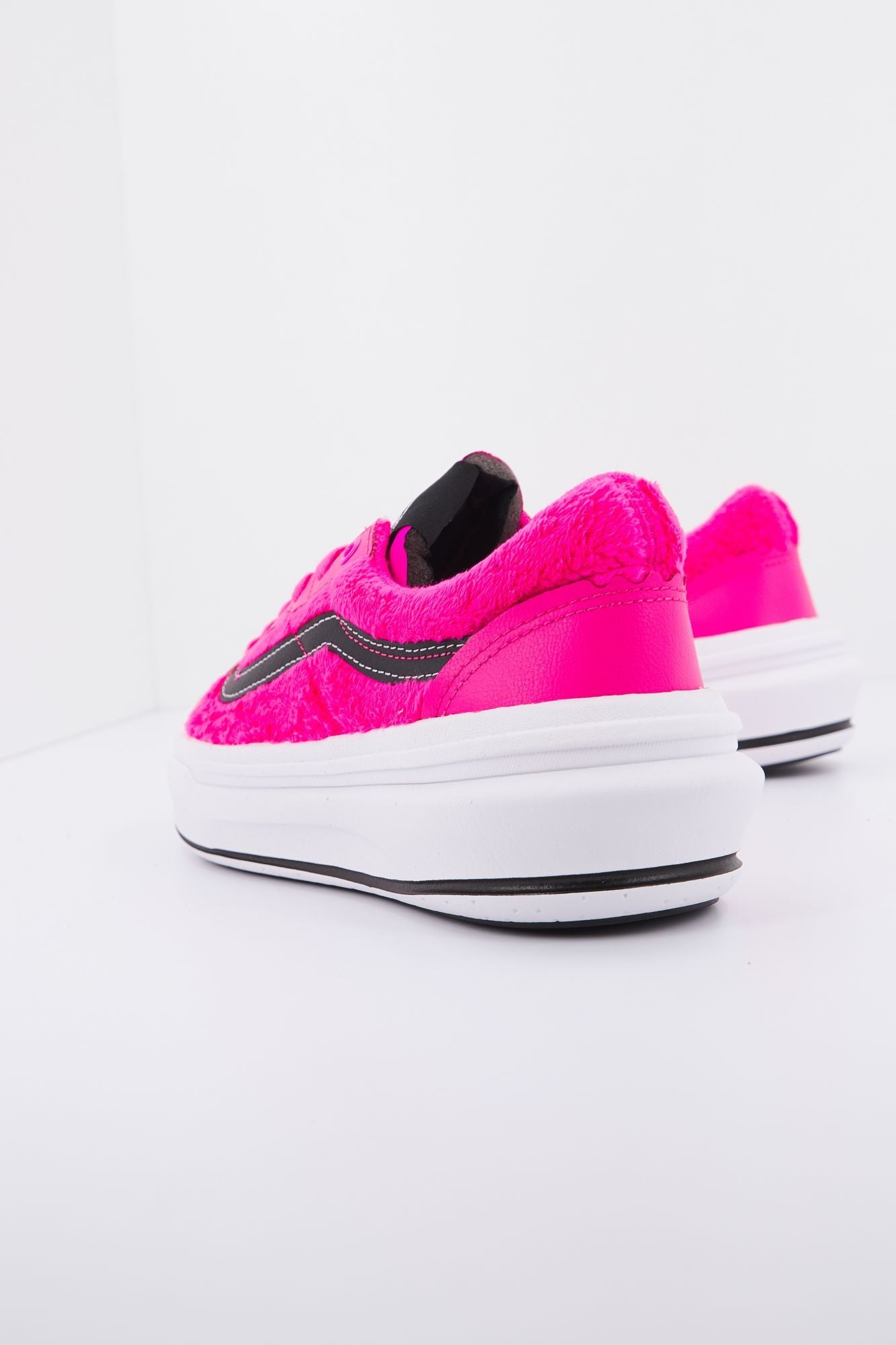 VANS OLD SKOOL OVERT CC en color ROSA (3)