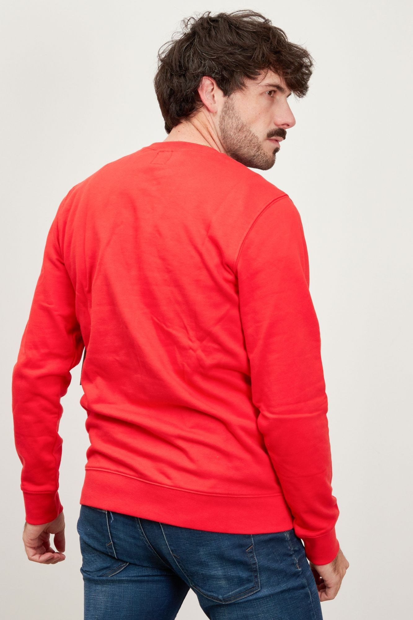 VANS CORE BASIC CREW en color ROJO (4)