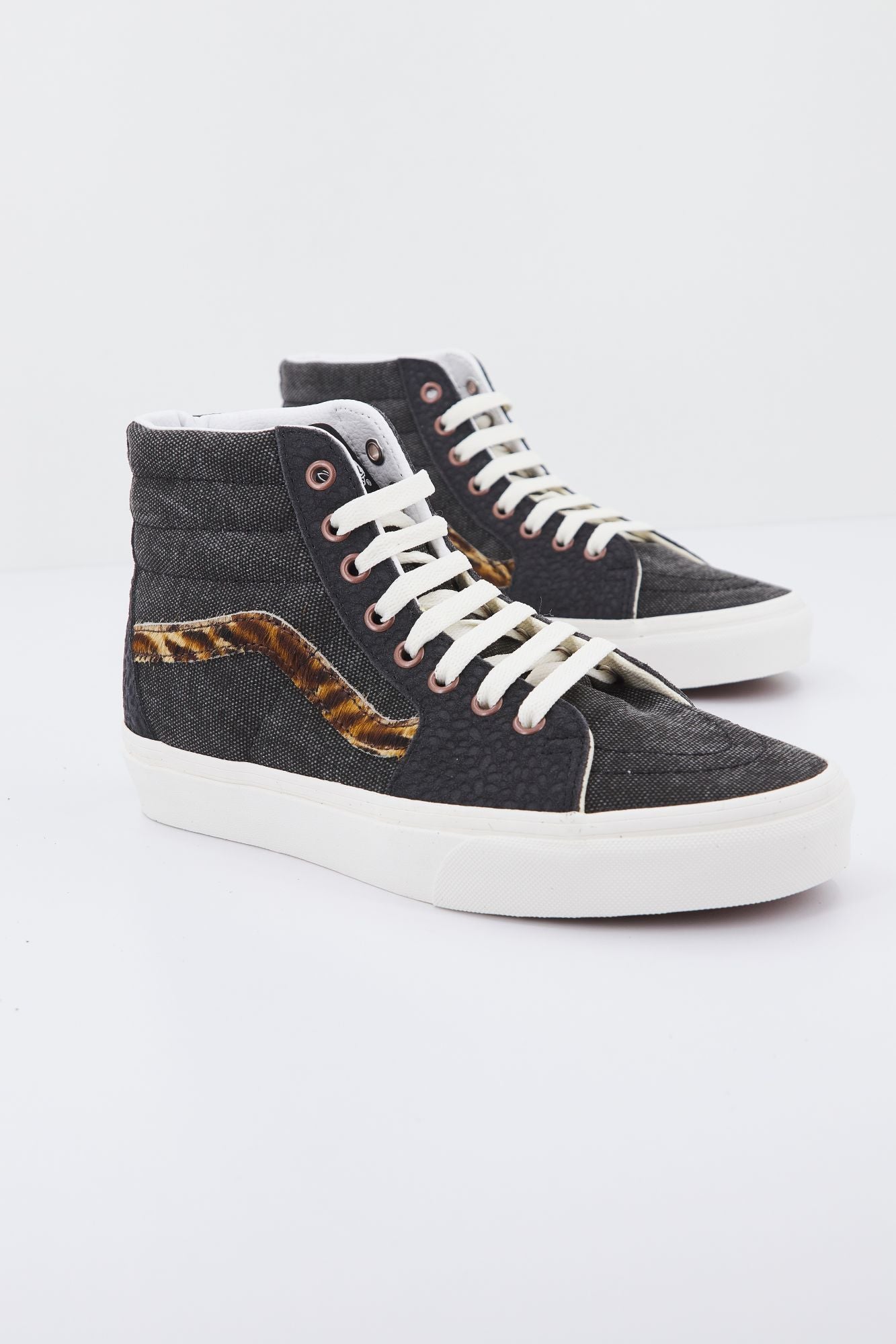 VANS UA SK8-HI en color GRIS (2)