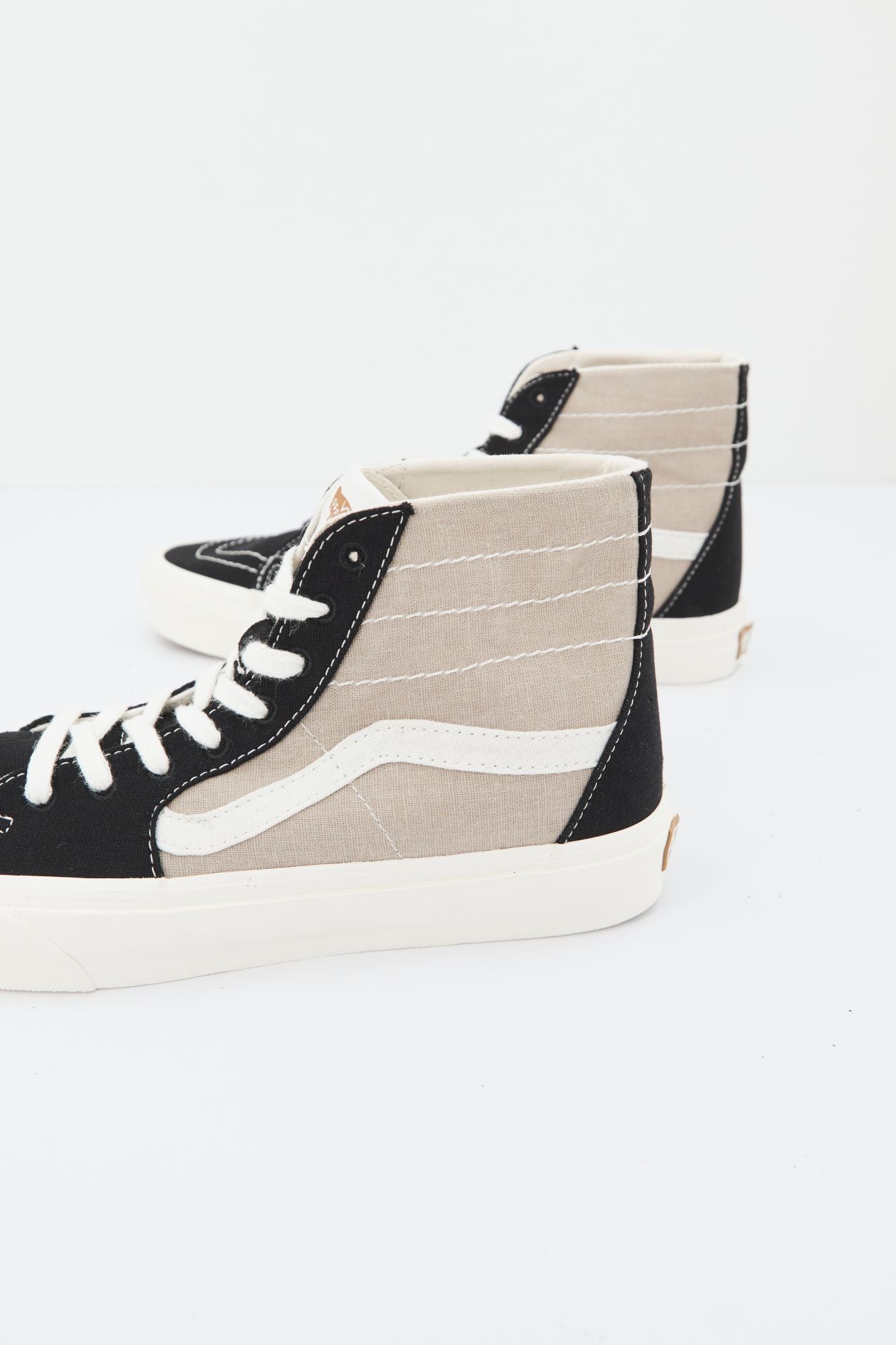 VANS UA SK8-HI en color NEGRO (4)