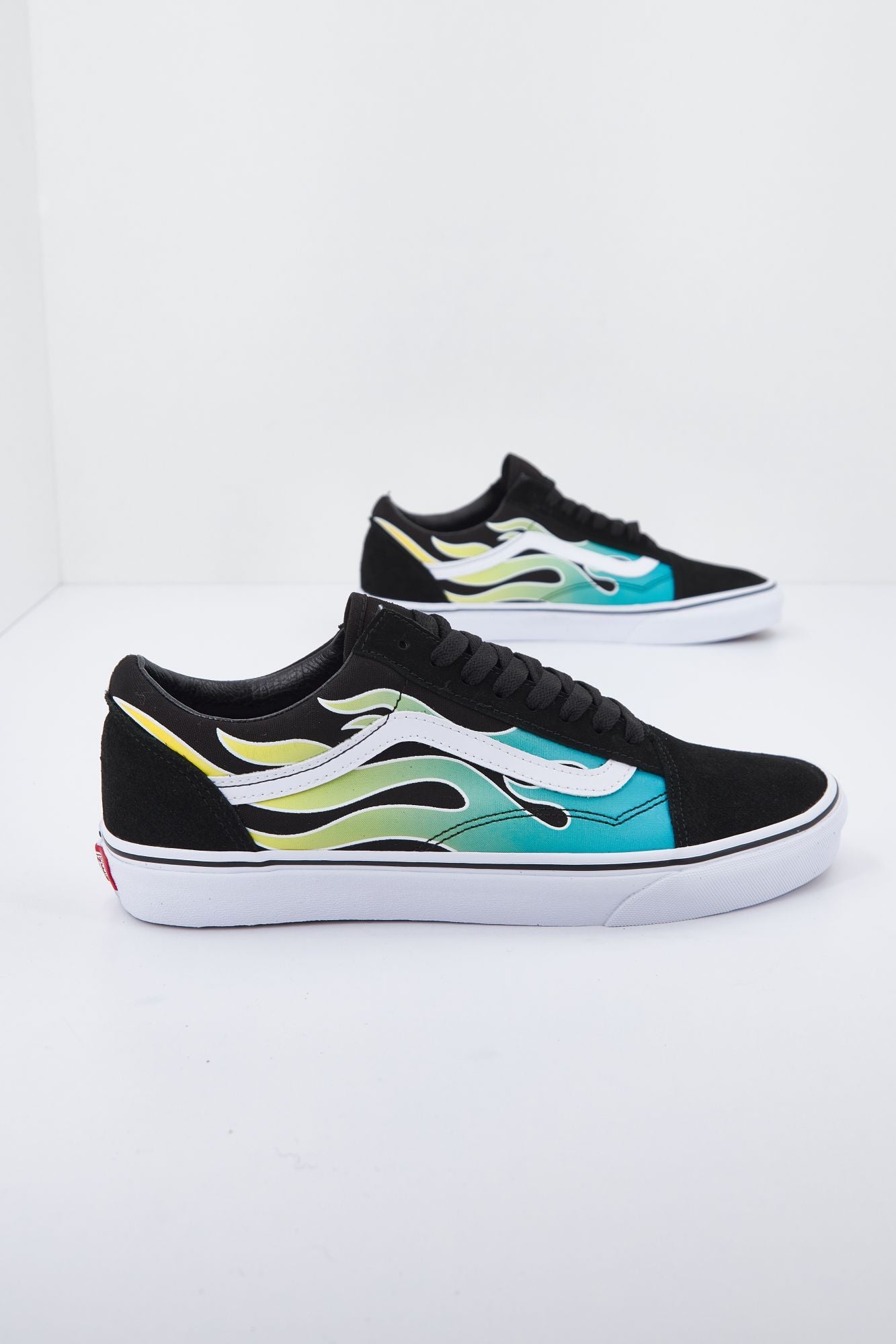 VANS UA OLD SKOOL en color NEGRO (2)