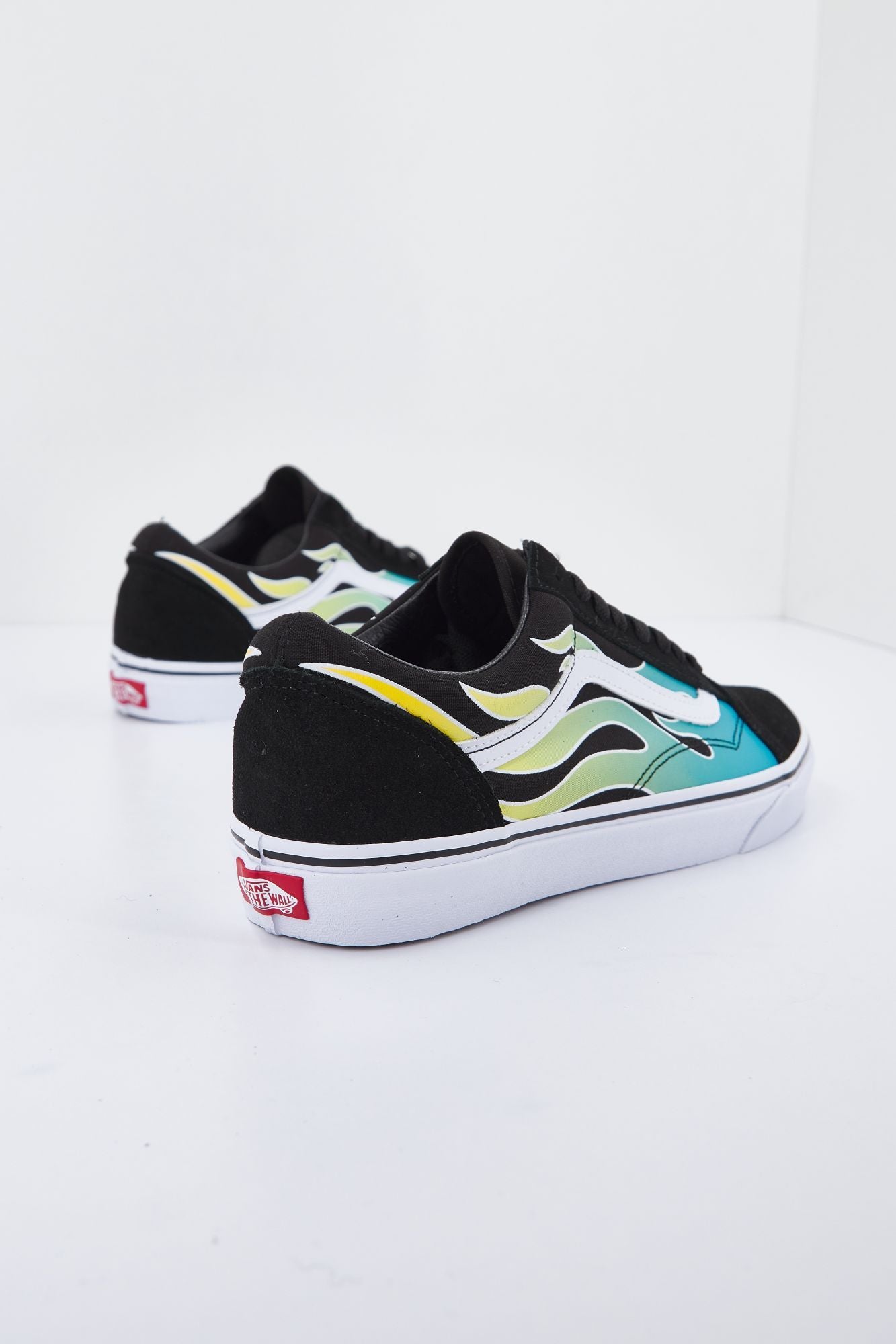 VANS UA OLD SKOOL en color NEGRO (3)