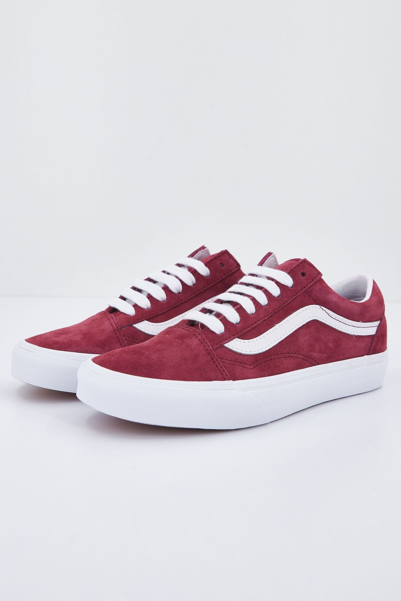 VANS UA OLD SKOOL en color BURDEOS (1)