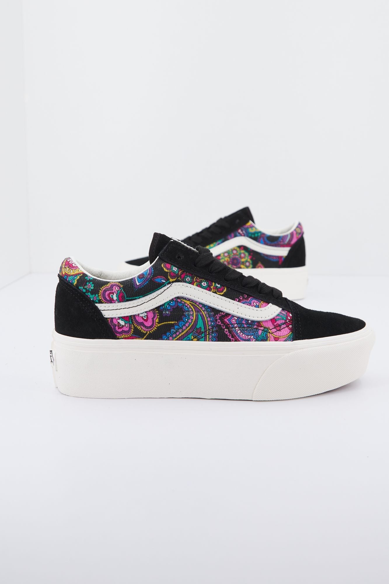 VANS UA OLD SKOOL en color NEGRO (2)