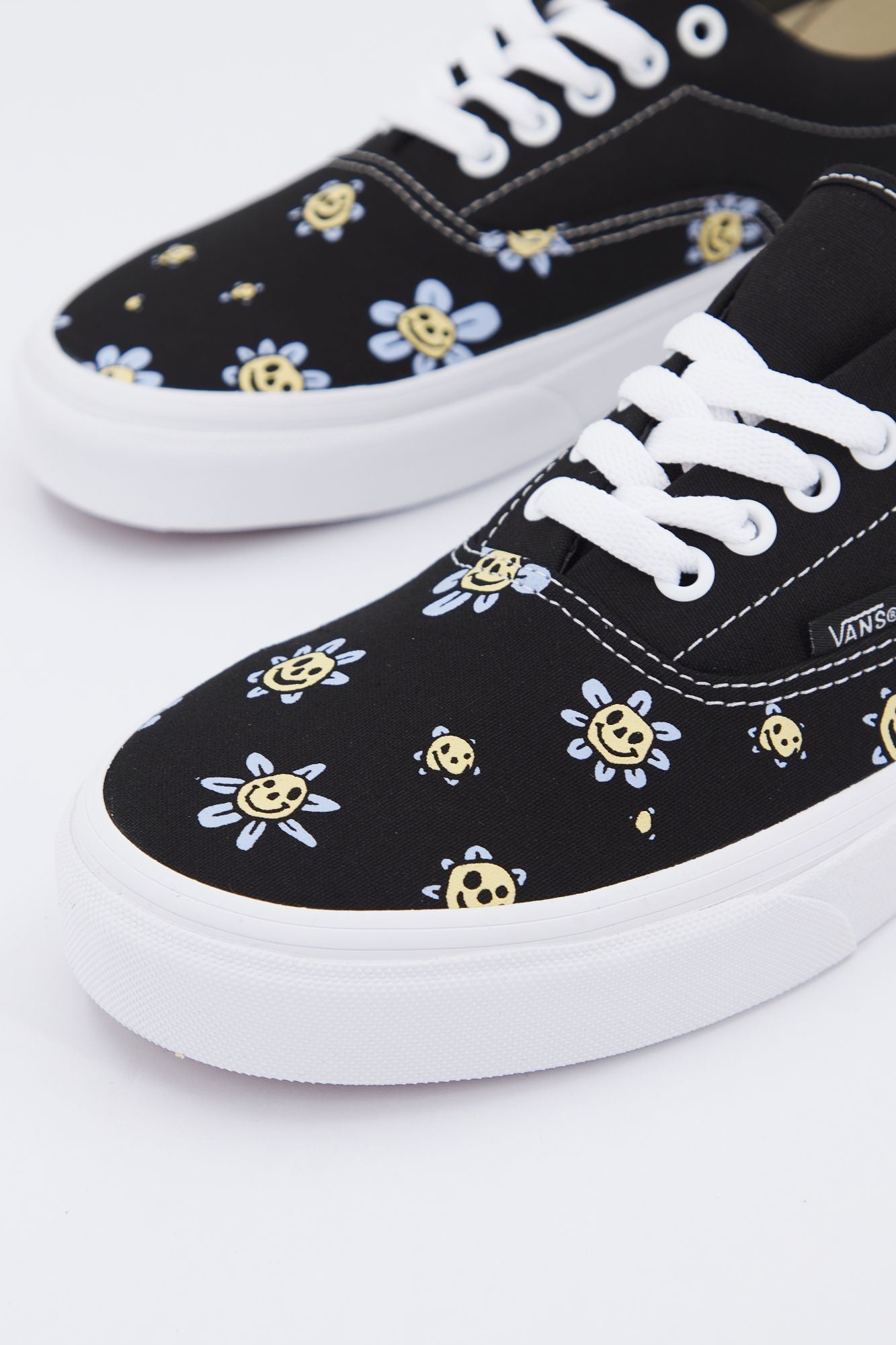 VANS UA ERA en color FLORAL (3)