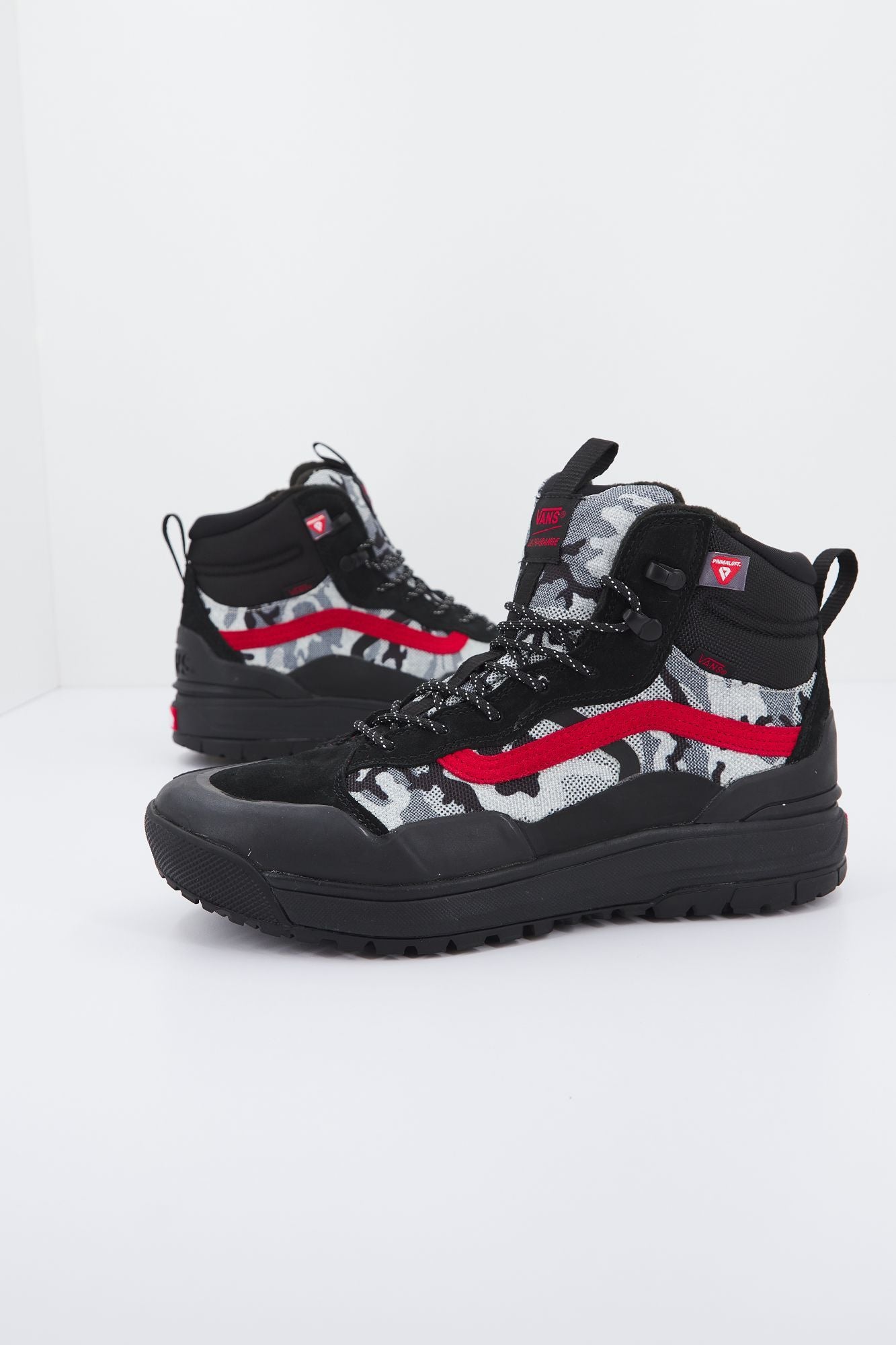 VANS UA ULTRARANGE en color NEGRO (1)