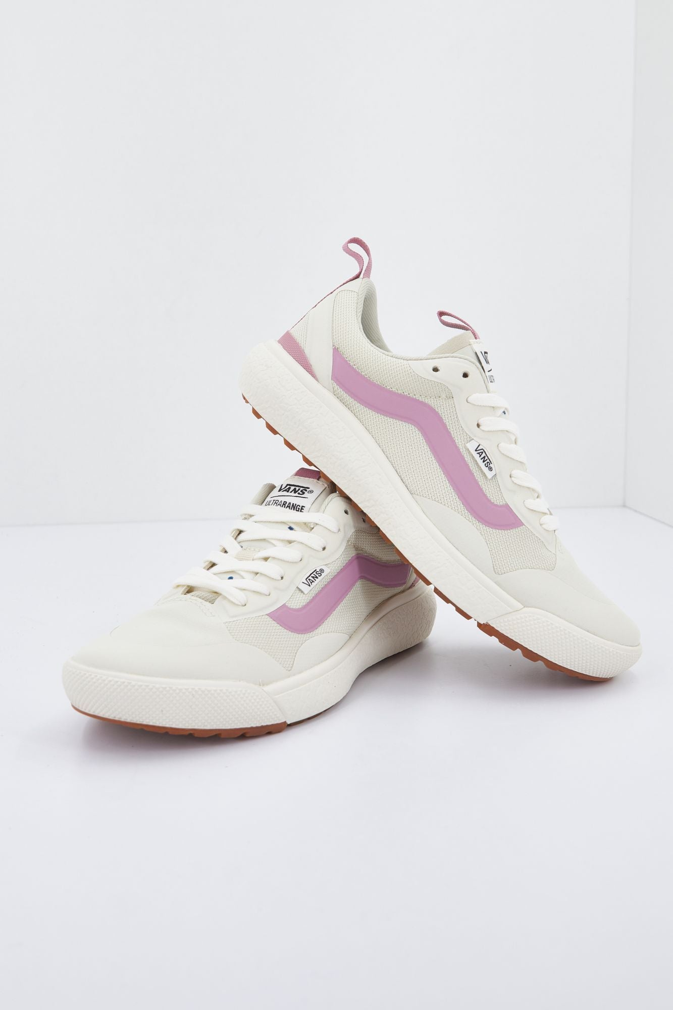 VANS UA ULTRARANGE en color BLANCO (2)