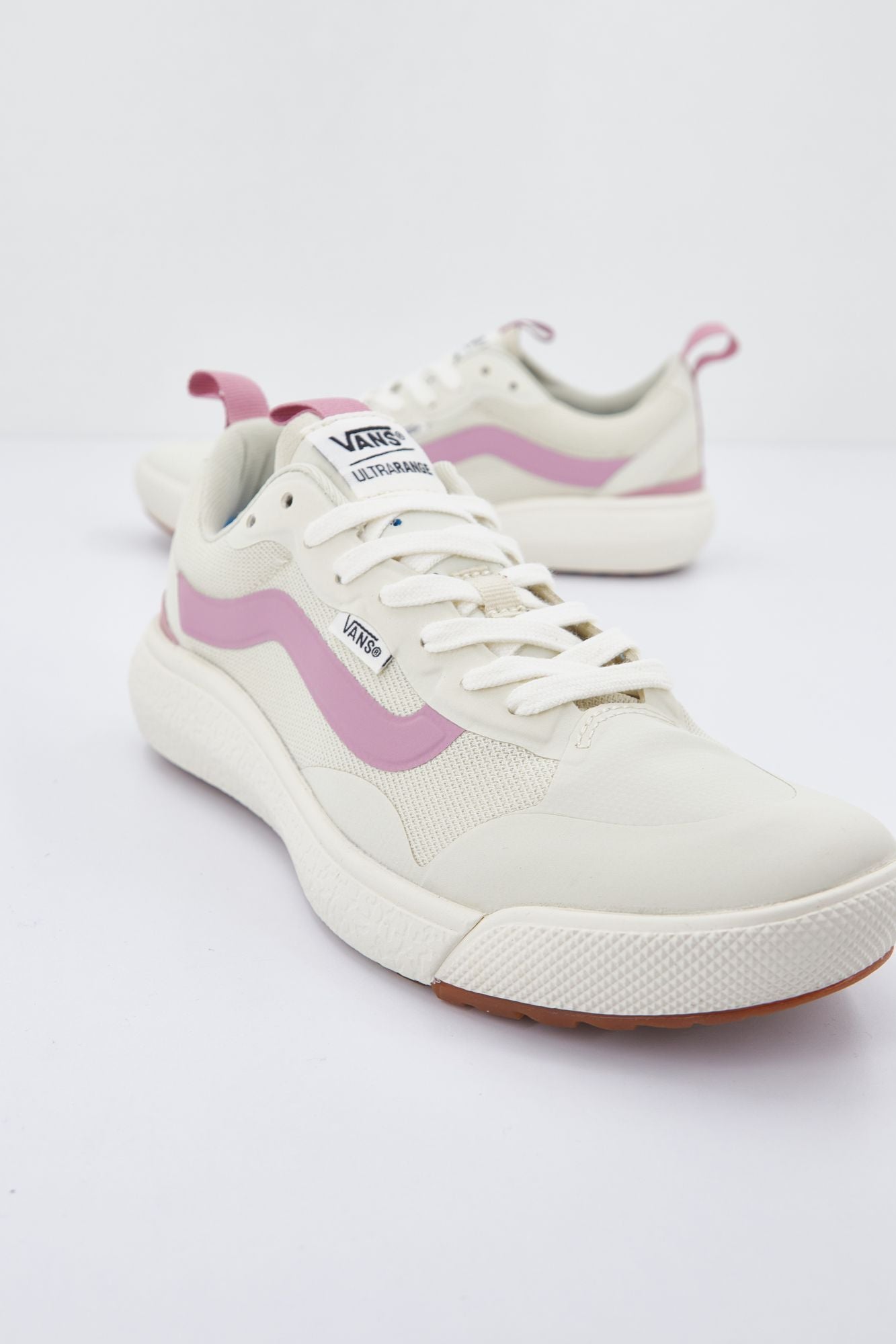 VANS UA ULTRARANGE en color BLANCO (3)