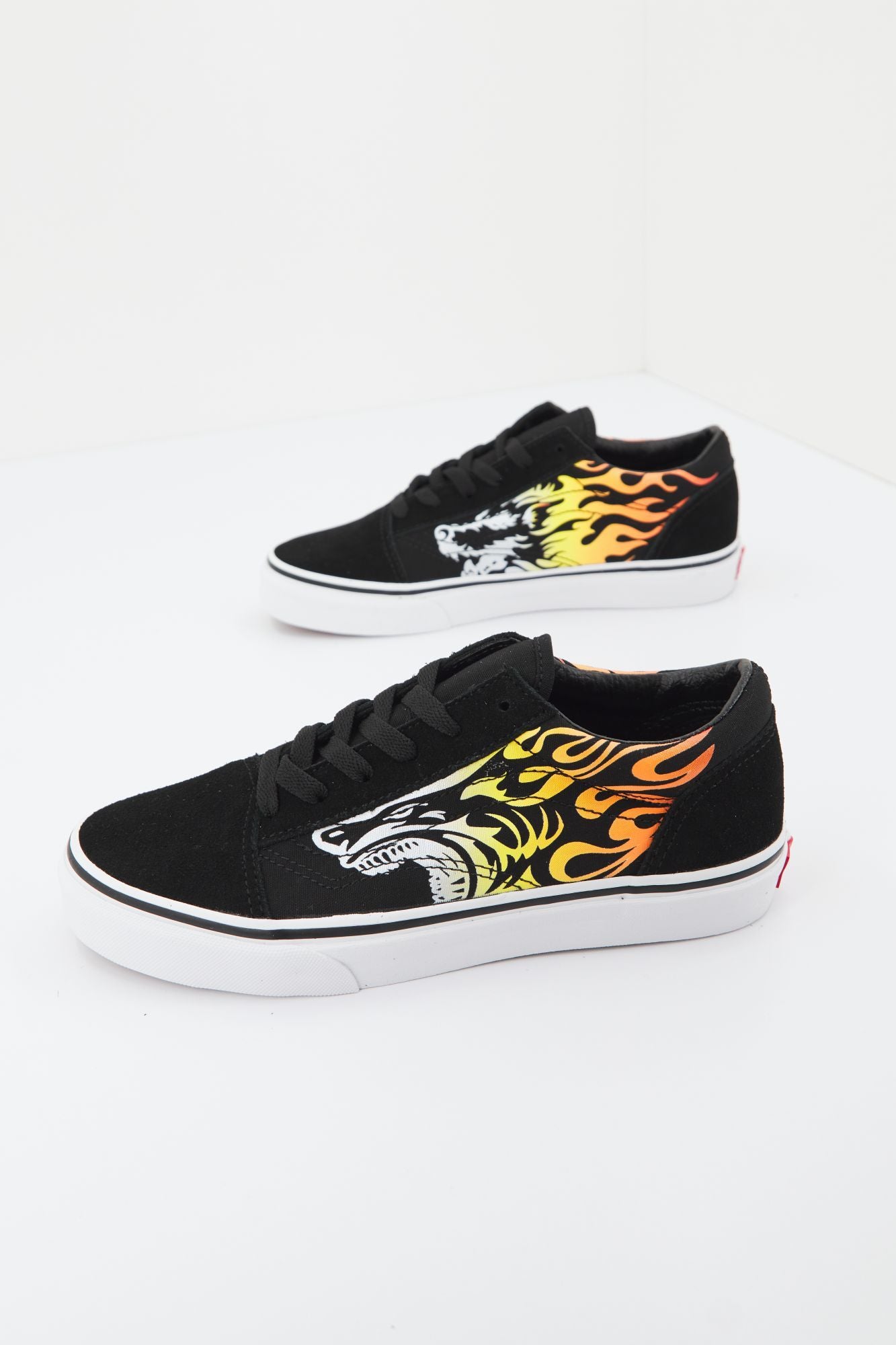 VANS JN OLD SKOOL en color NEGRO (1)