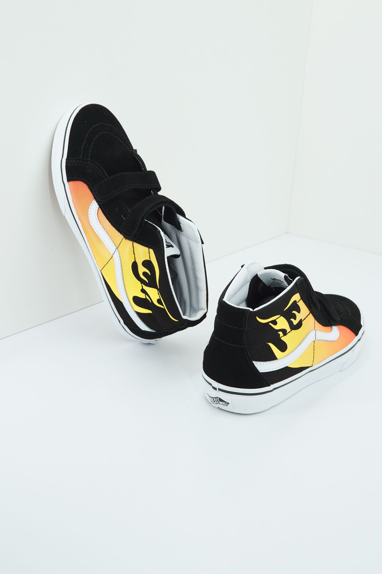 VANS JN SK8-MID en color NEGRO (2)