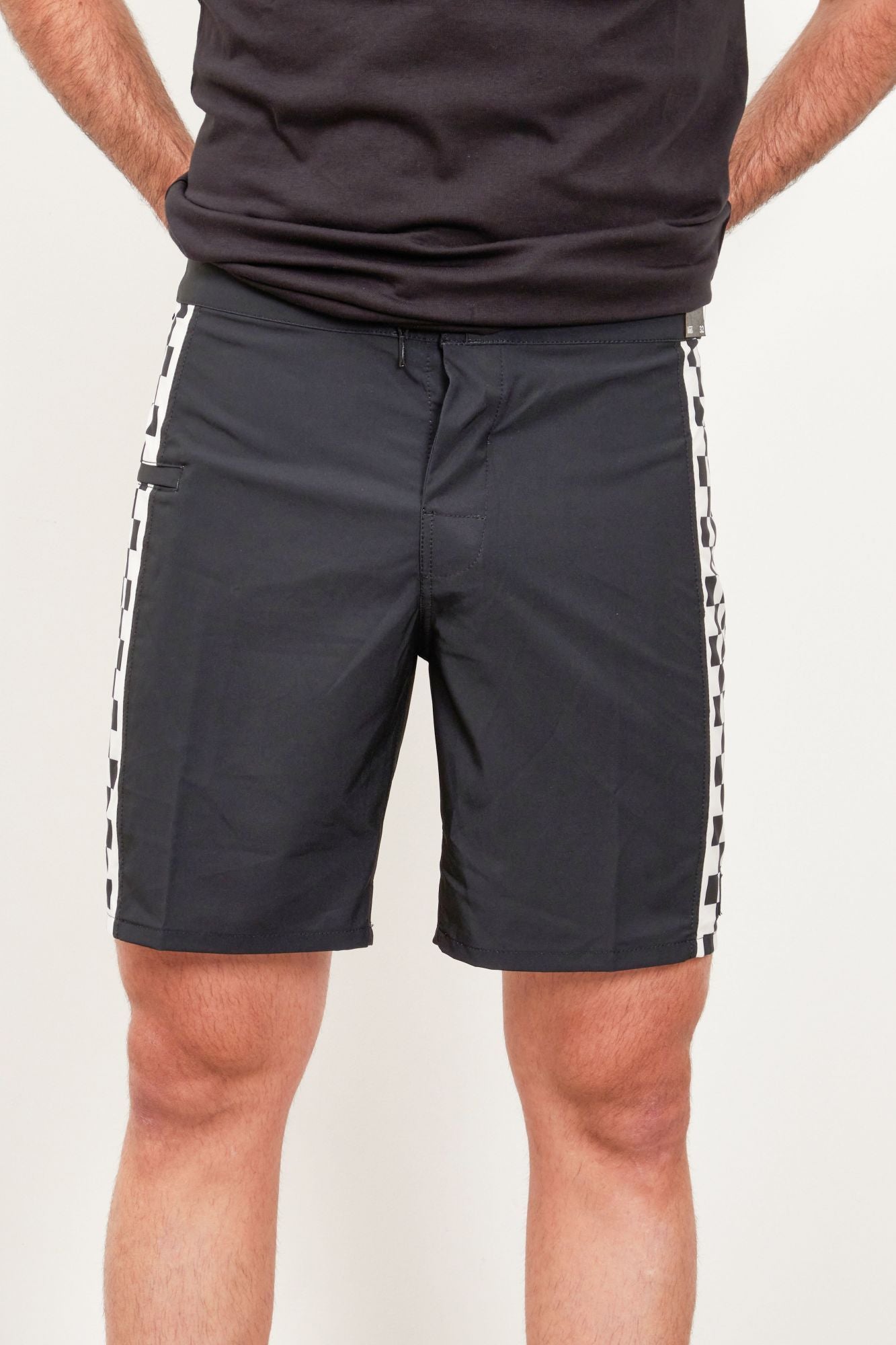 VANS BAÑADOR SIDELINES BOARDSHORT en color NEGRO (2)