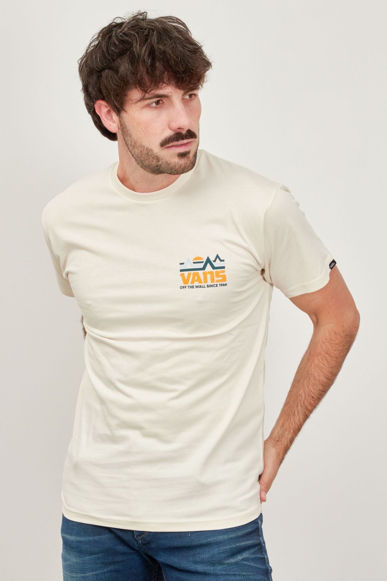 VANS VANS SS TEE en color BLANCO (2)