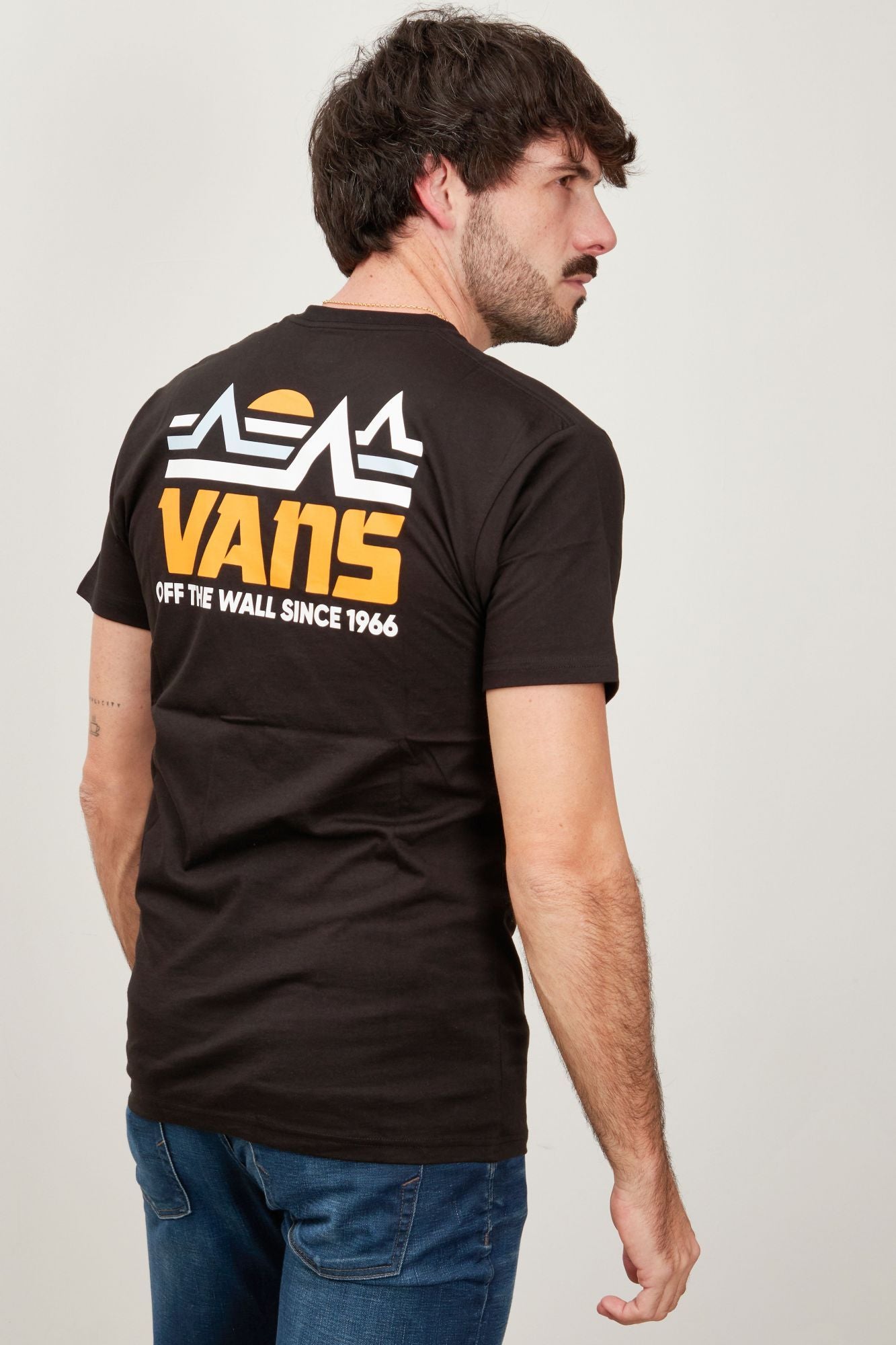 VANS VANS SS TEE en color NEGRO (4)