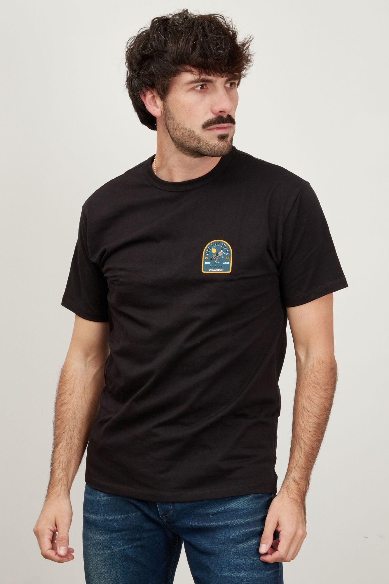 VANS OFF THE WALL FRONT PAT en color NEGRO (2)