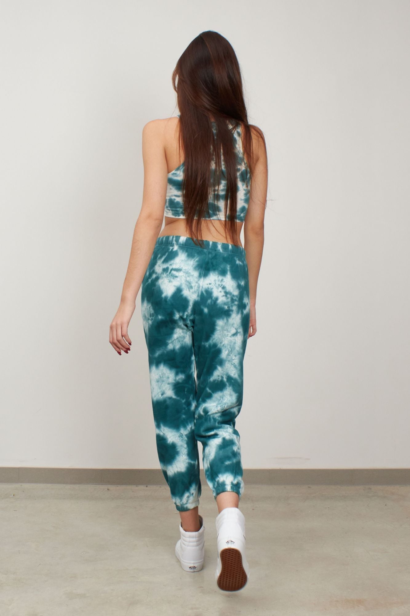 VANS PANTALON CLOUD SWEATPANT CLOUDS en color AZUL (4)