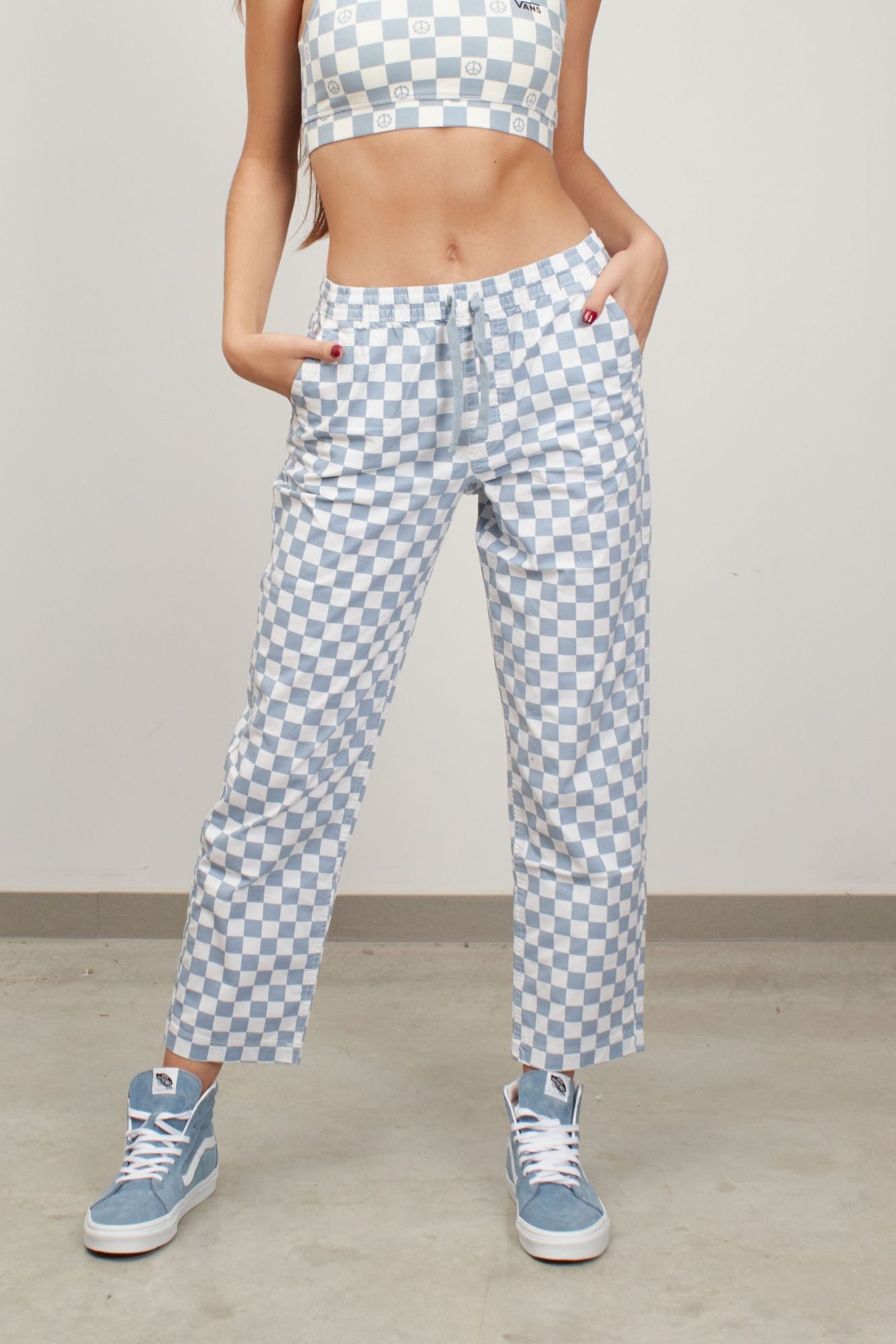 VANS PANTALON RANGE PRINT RELAXED PA en color AZUL (1)