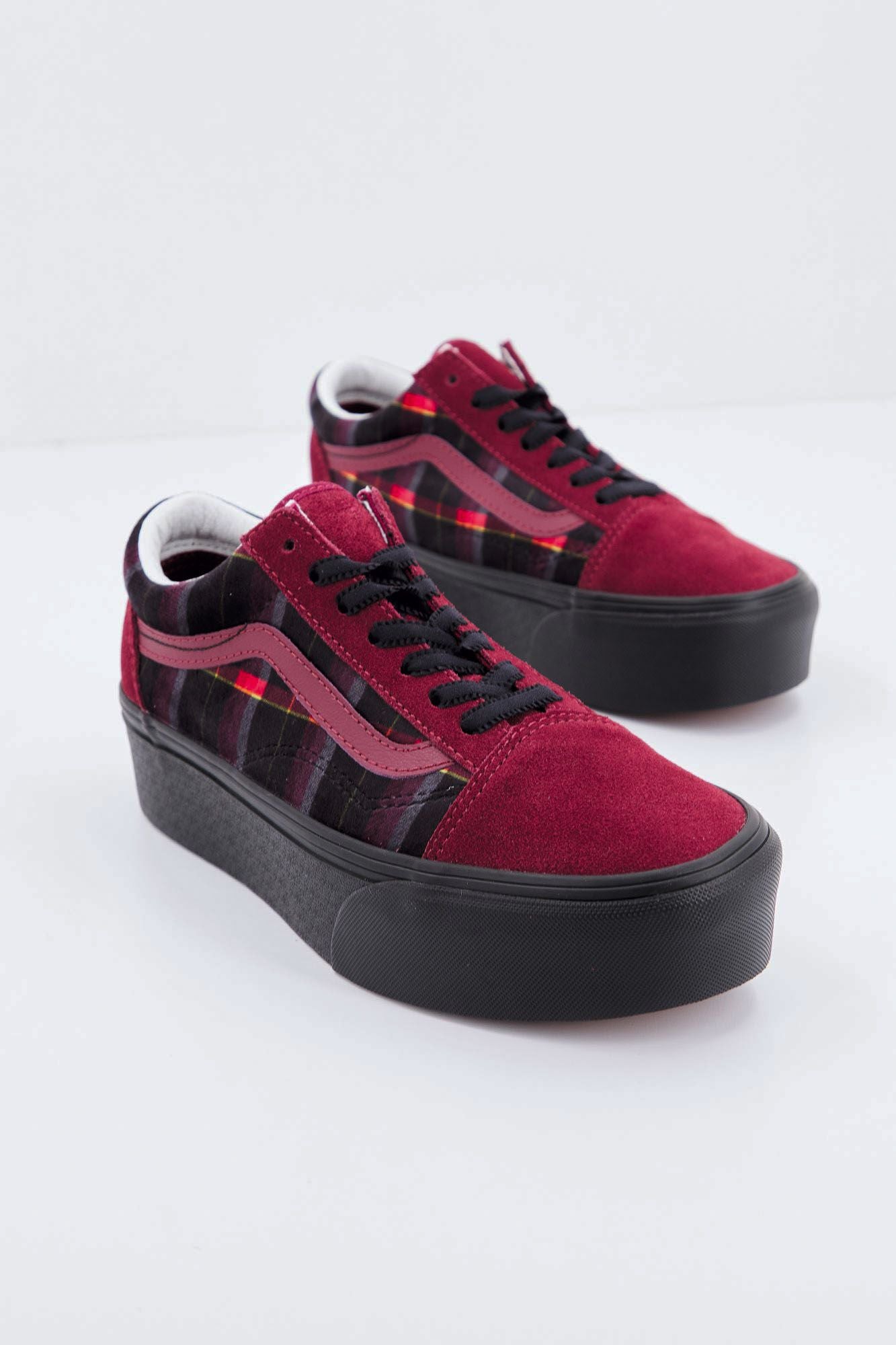 VANS VN0A7Q5M02Y1 en color BURDEOS (2)