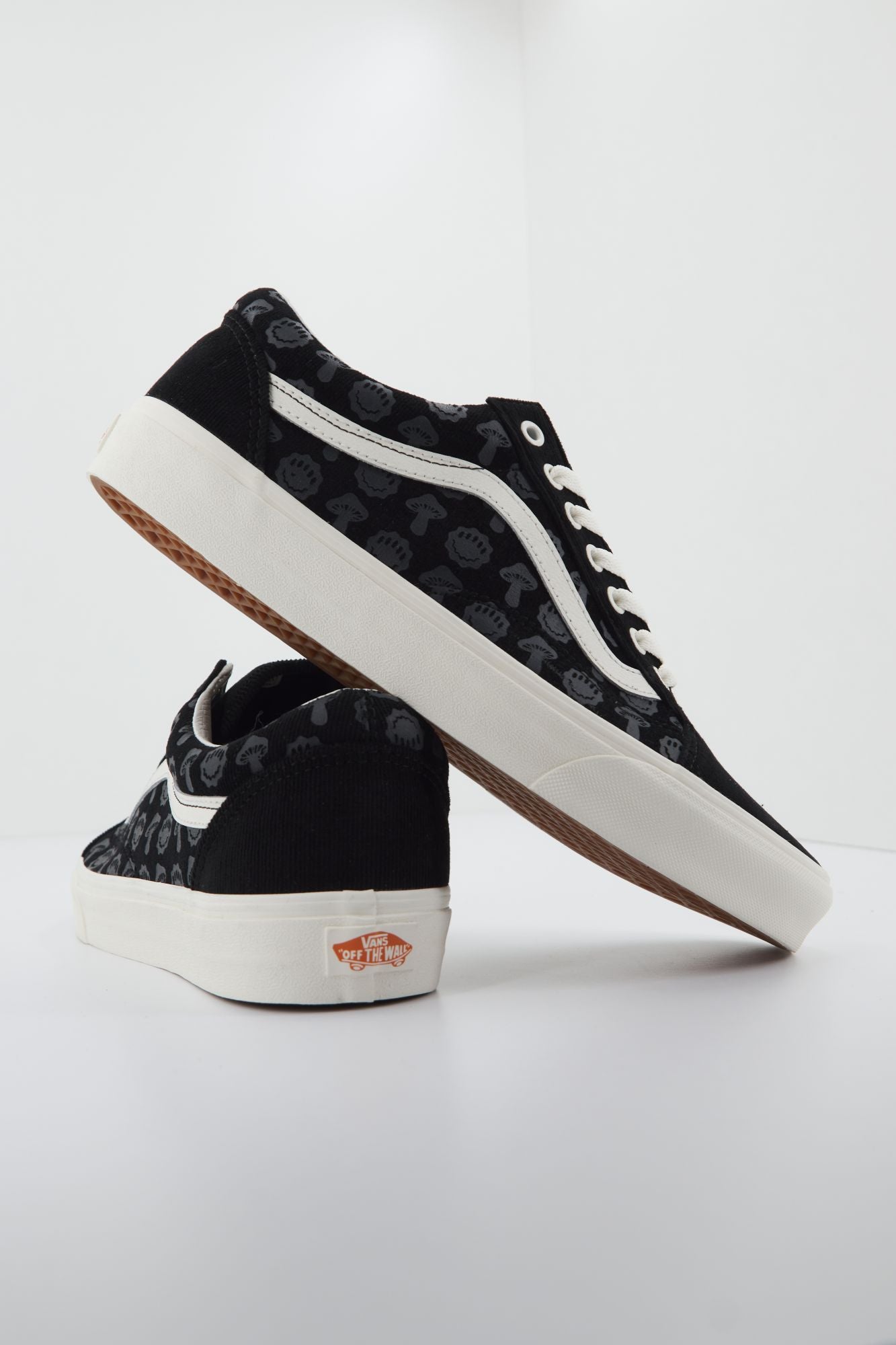 VANS VN0A4BW2BM81 en color NEGRO (2)