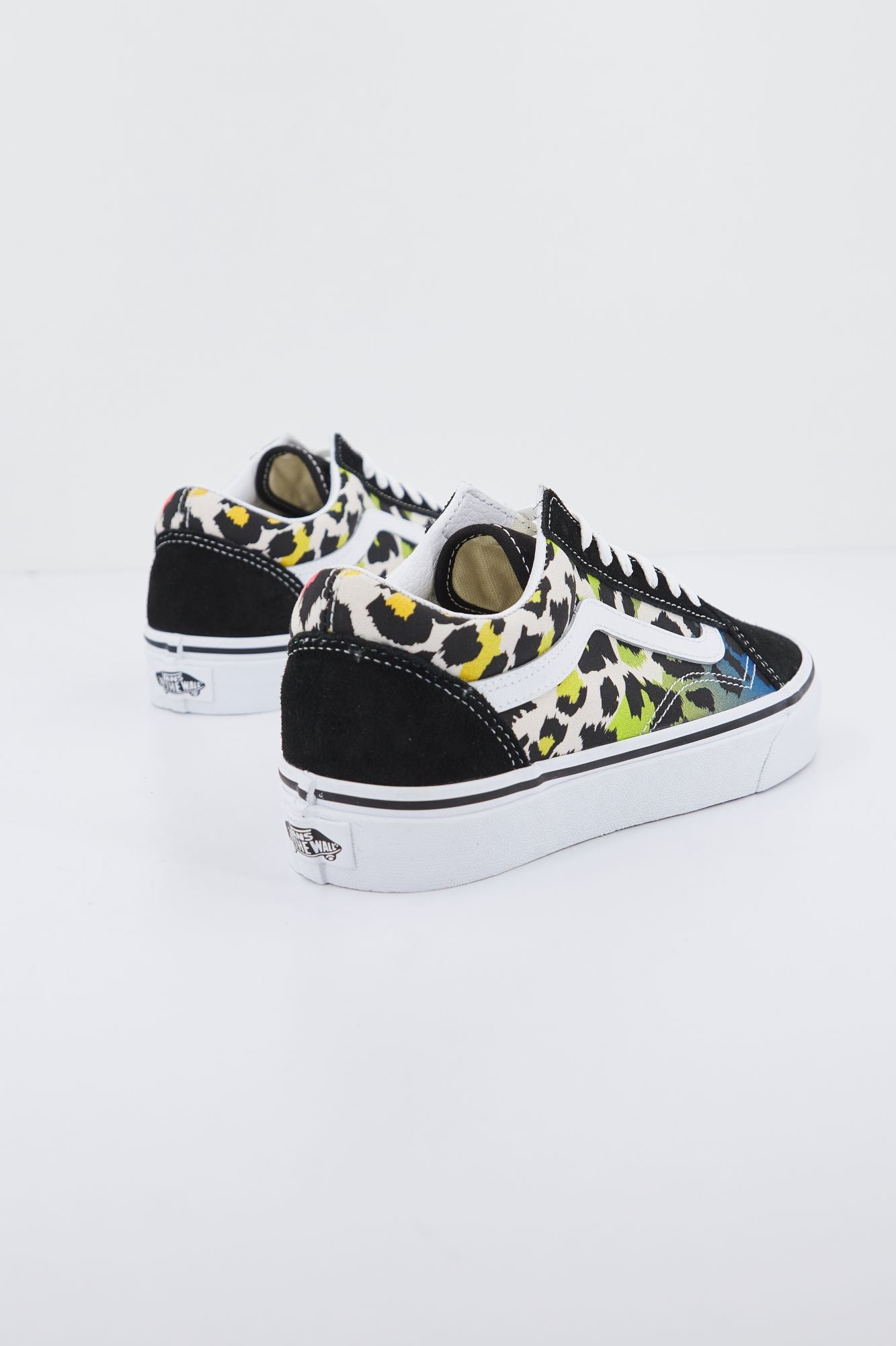 VANS VN0A4BW2MUL1 en color MULTICOLOR (3)