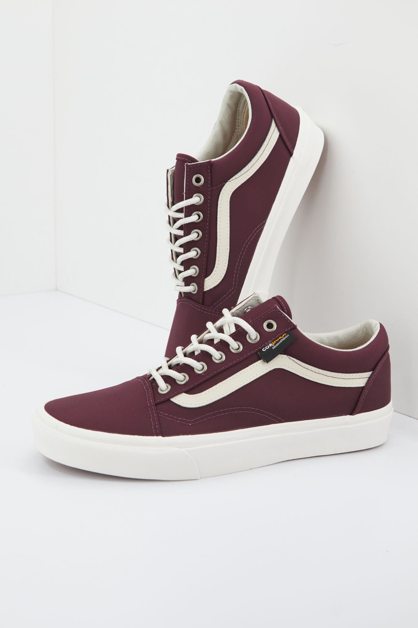 VANS VN0A4BW2DOQ1 en color BURDEOS (2)