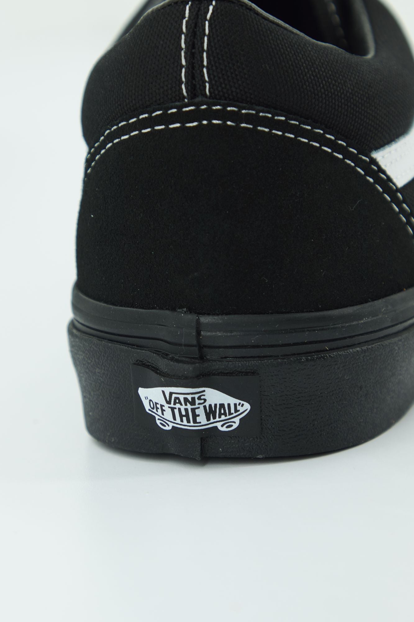 VANS VN0A3WKT5WU1 en color NEGRO (4)