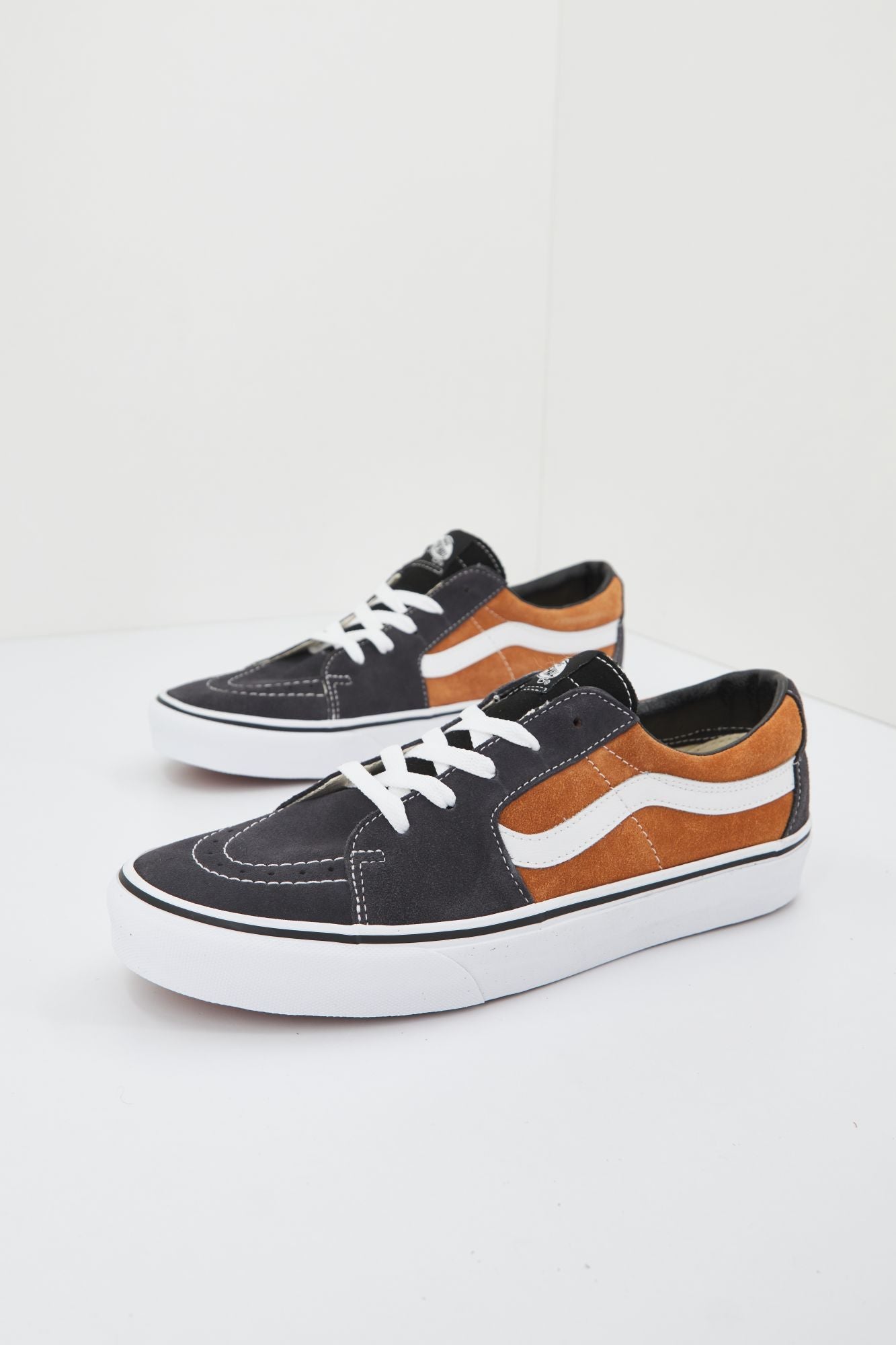 VANS SK8-LOW en color NARANJA (1)