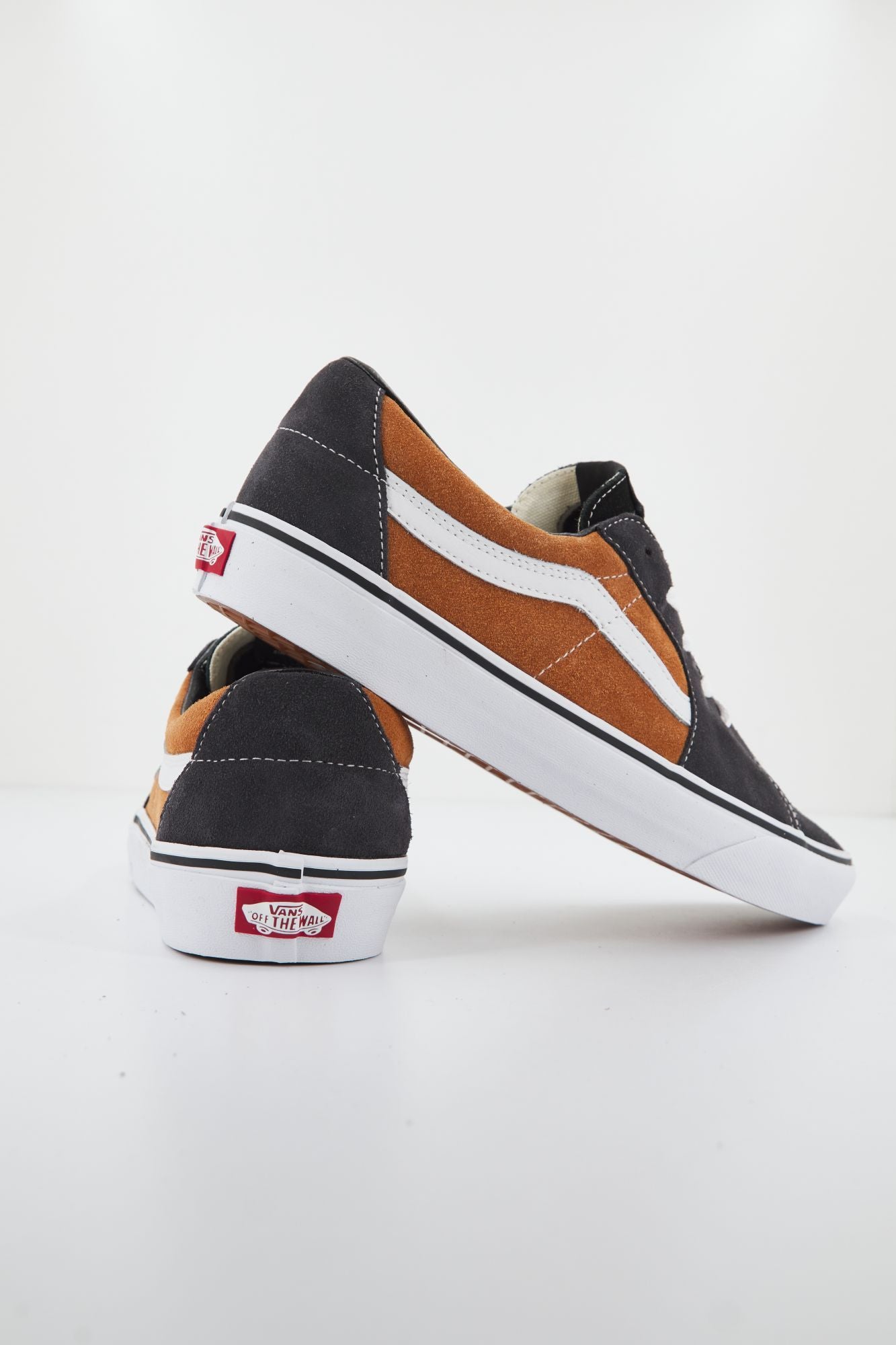 VANS SK8-LOW en color NARANJA (2)