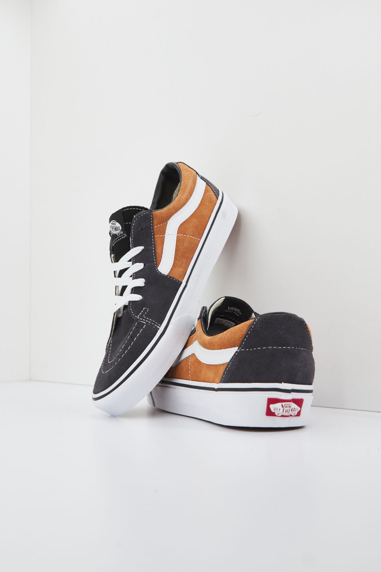 VANS SK8-LOW en color NARANJA (3)