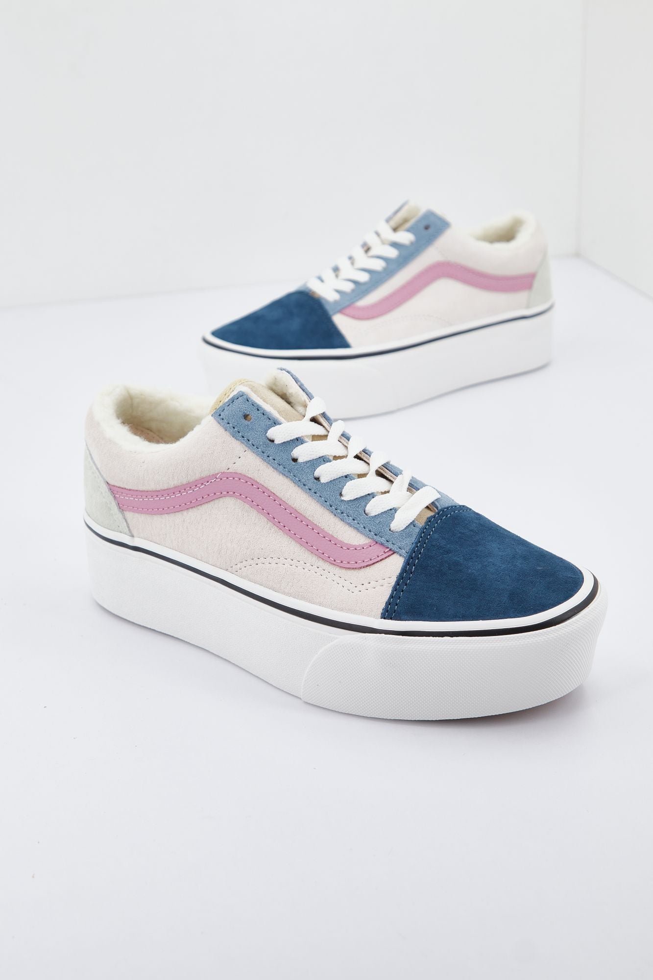VANS UA OLD SKOOL en color BLANCO (1)