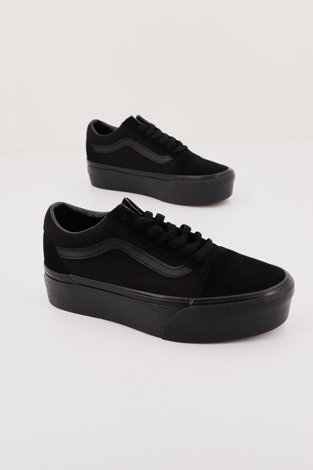 VANS UA OLD SKOOL en color NEGRO (2)