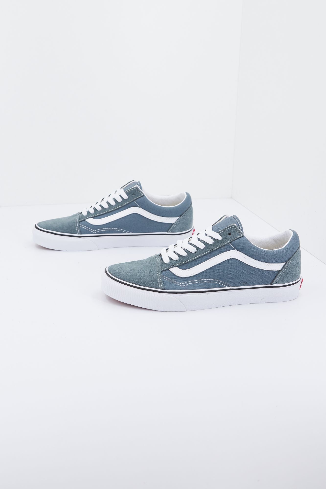 VANS VN0A4BW2RV21 en color GRIS (1)