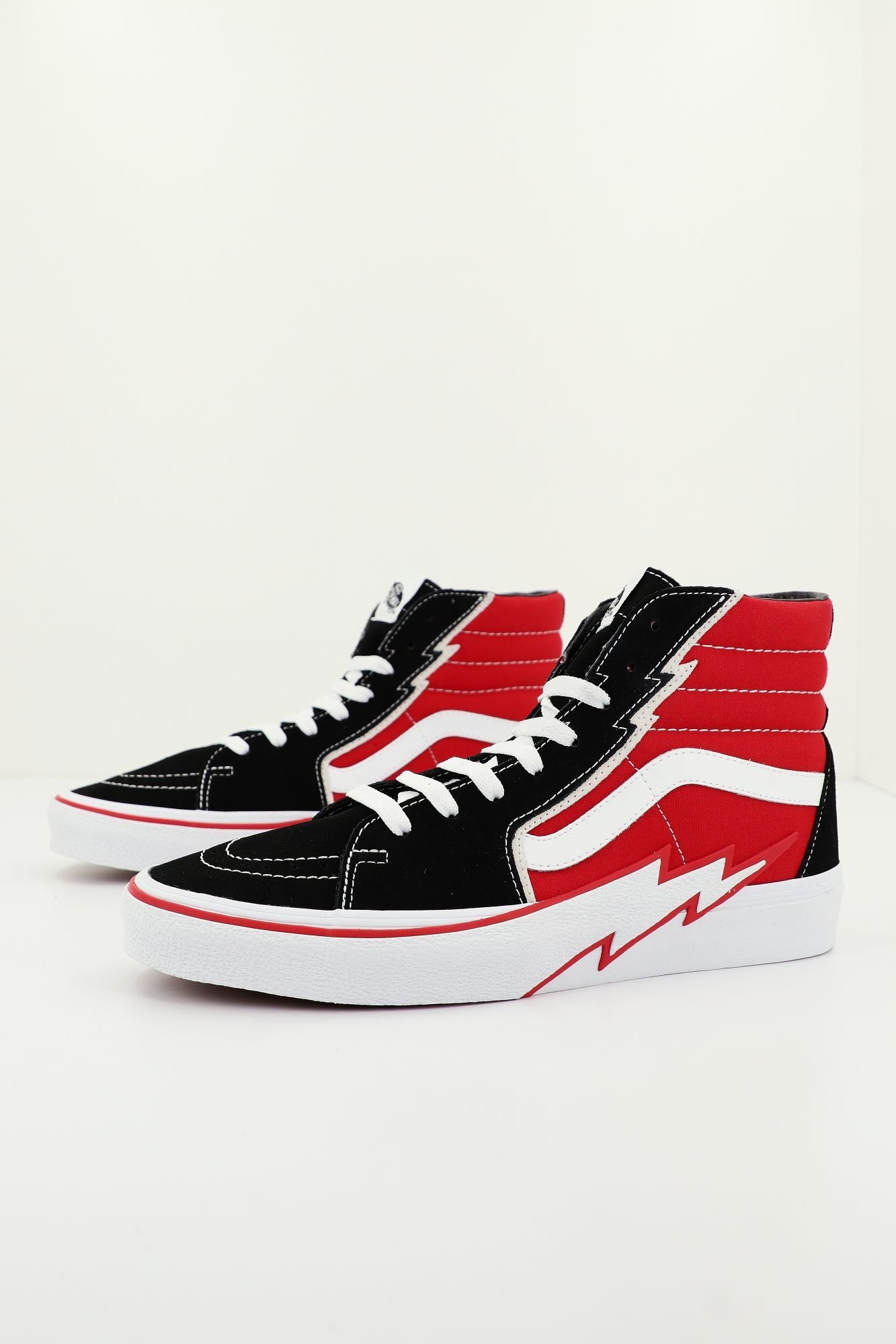 VANS VN0A5JIV4581 en color ROJO (1)