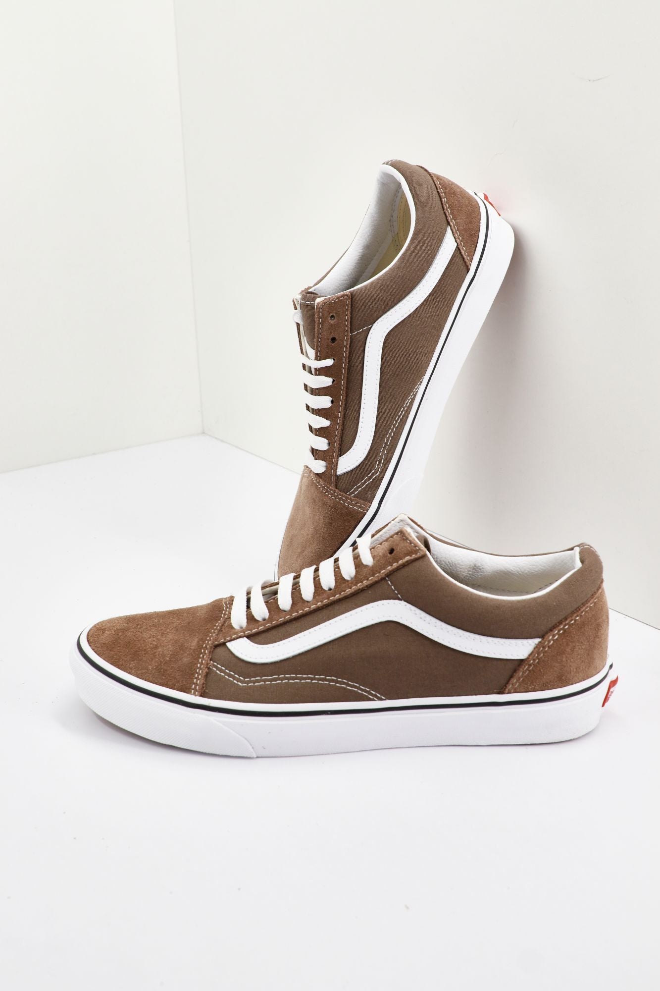 VANS UA OLD SKOOL en color MARRON (3)