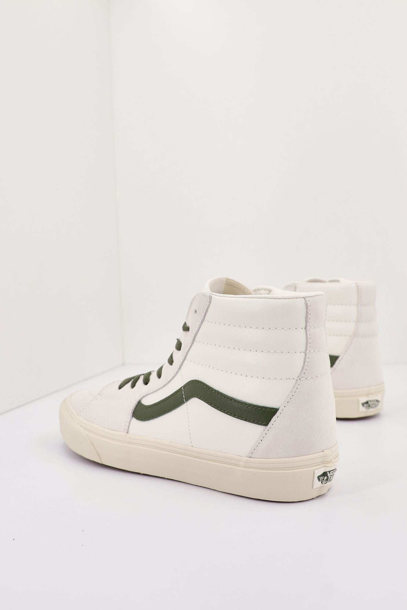 VANS UA SK8-HI en color BEIS (2)