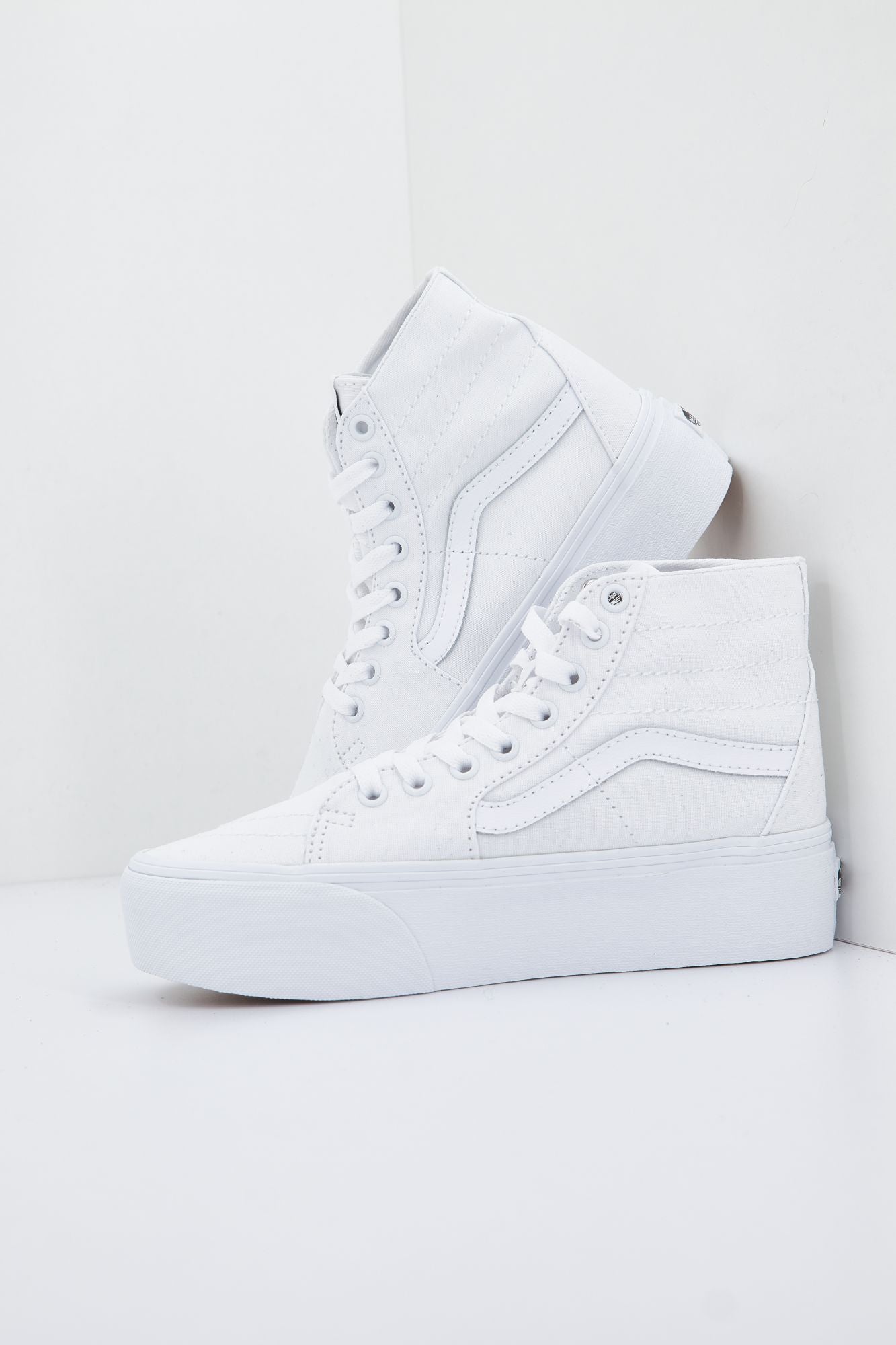 VANS VN0A5JMKW001 en color BLANCO (2)