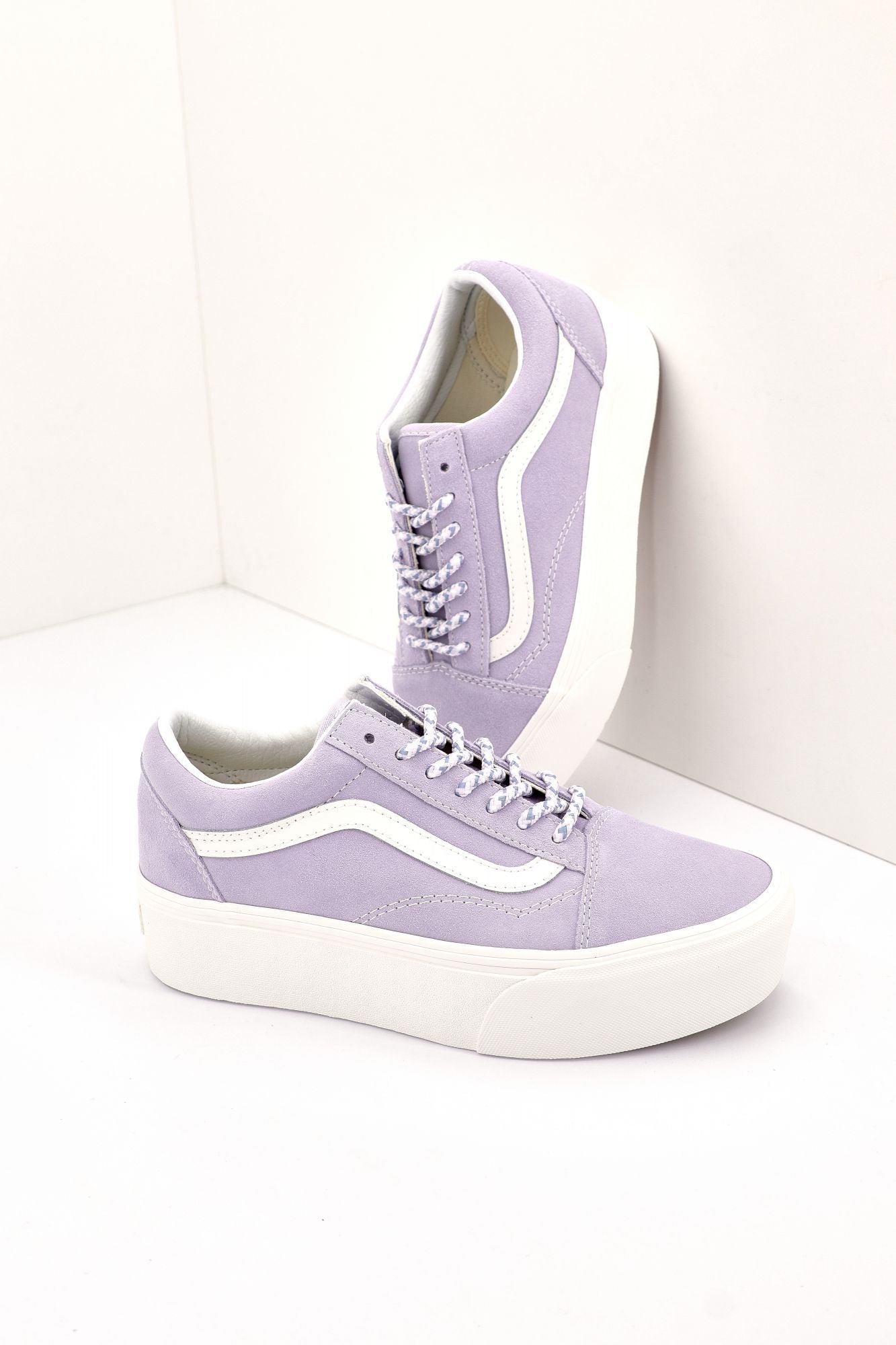 VANS UA OLD SKOOL en color VIOLETA (1)
