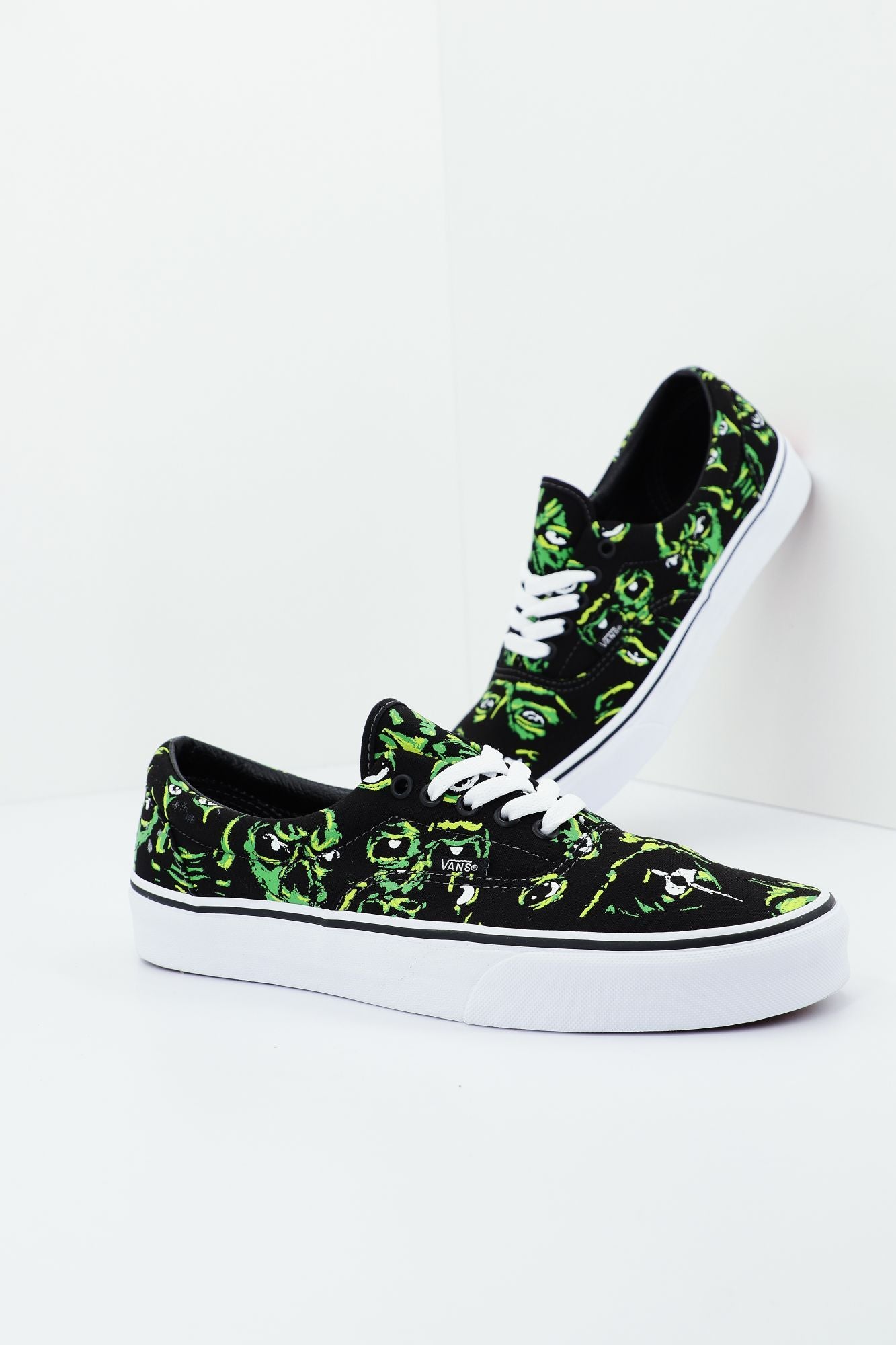 VANS UA ERA en color NEGRO (1)