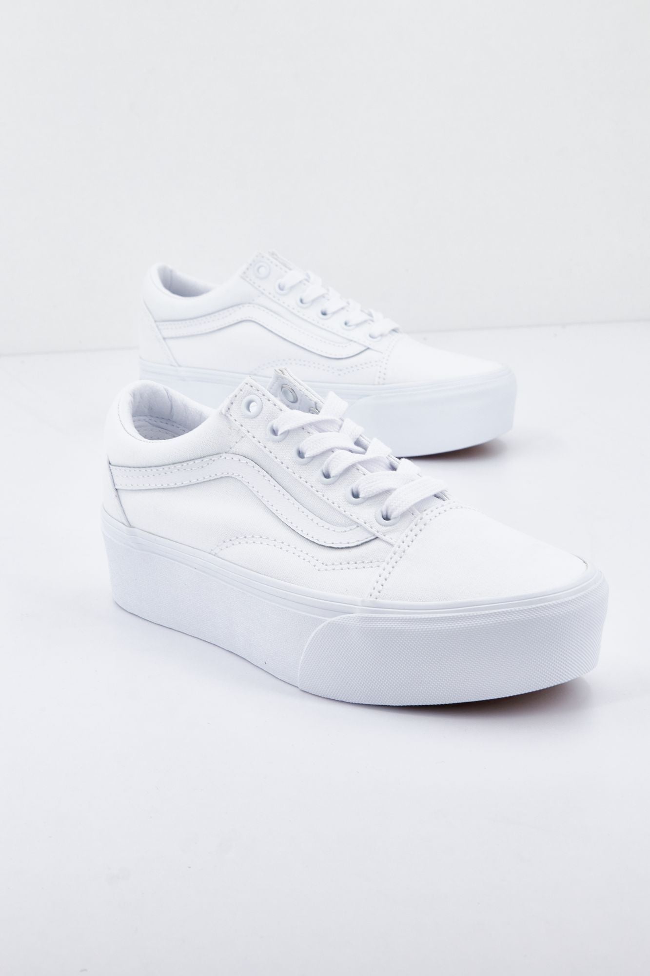 VANS UA OLD SKOOL en color BLANCO (1)