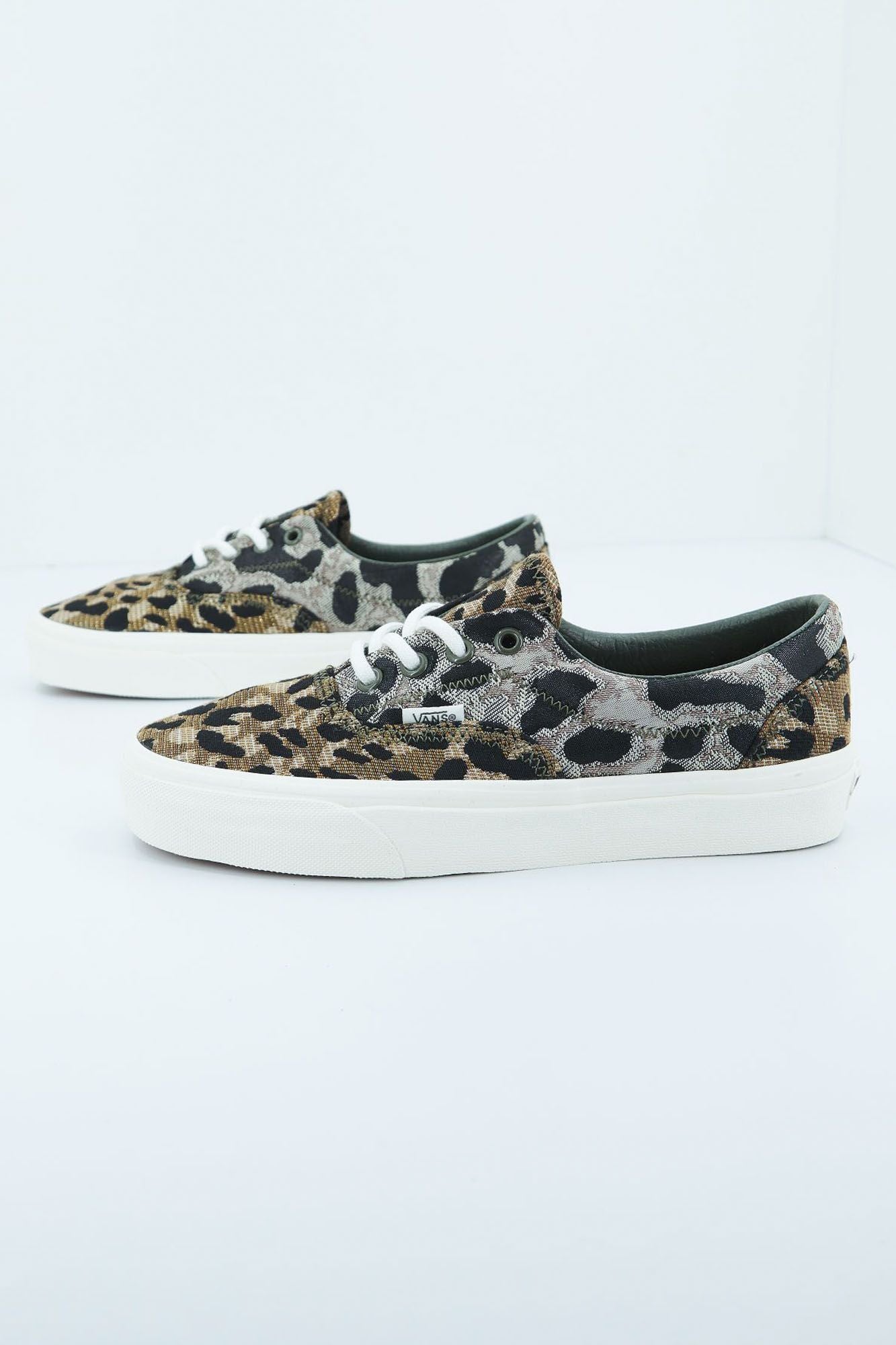VANS UA ERA en color ANIMAL PRINT (1)