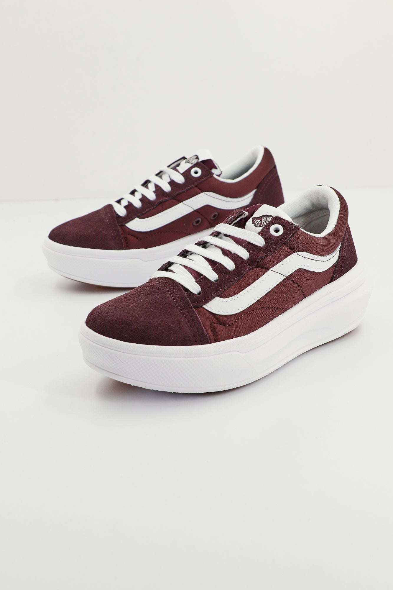 VANS OLD SKOOL en color BURDEOS (2)