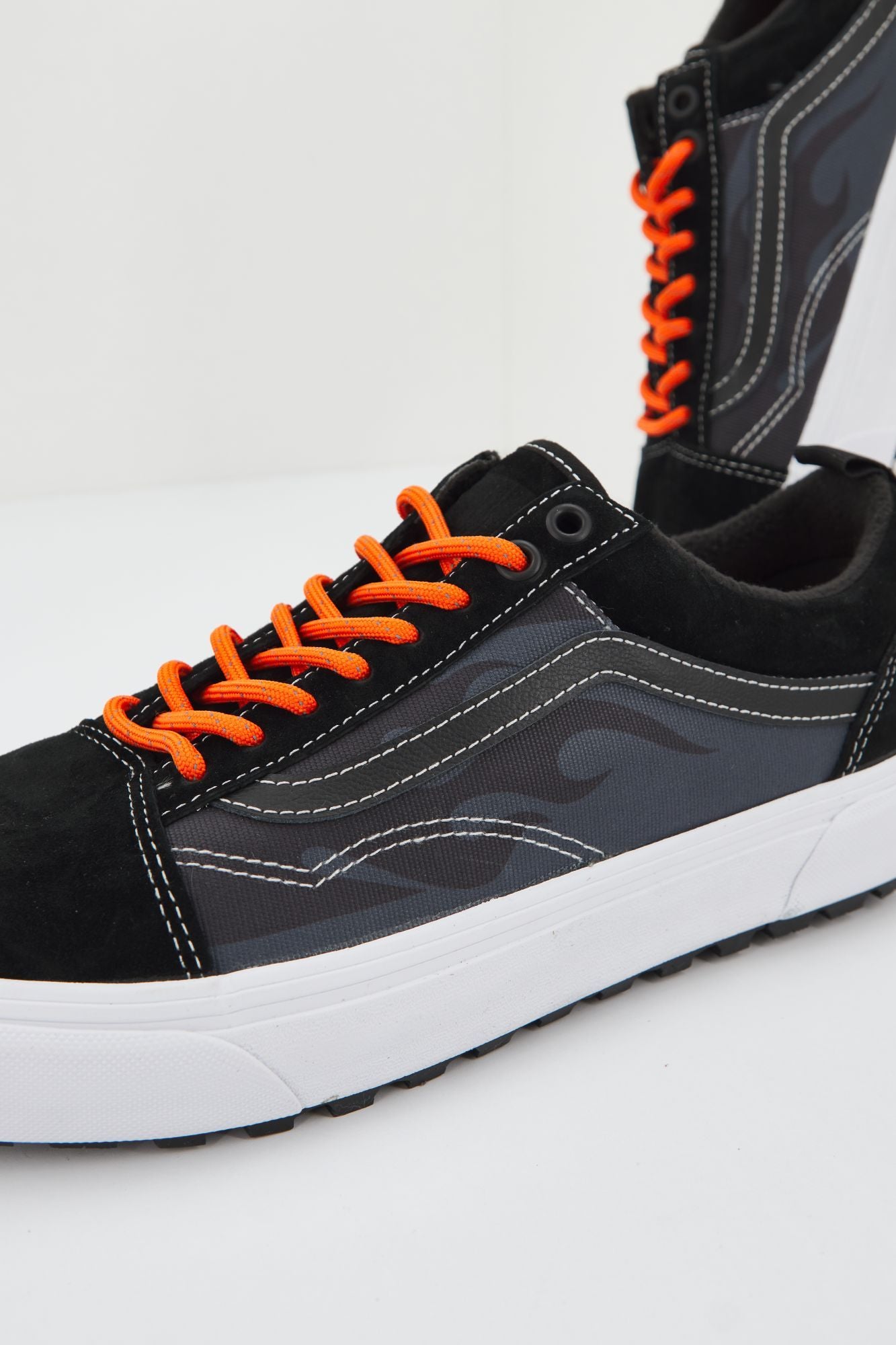 VANS VN0A5I12KOU1 en color NEGRO (2)