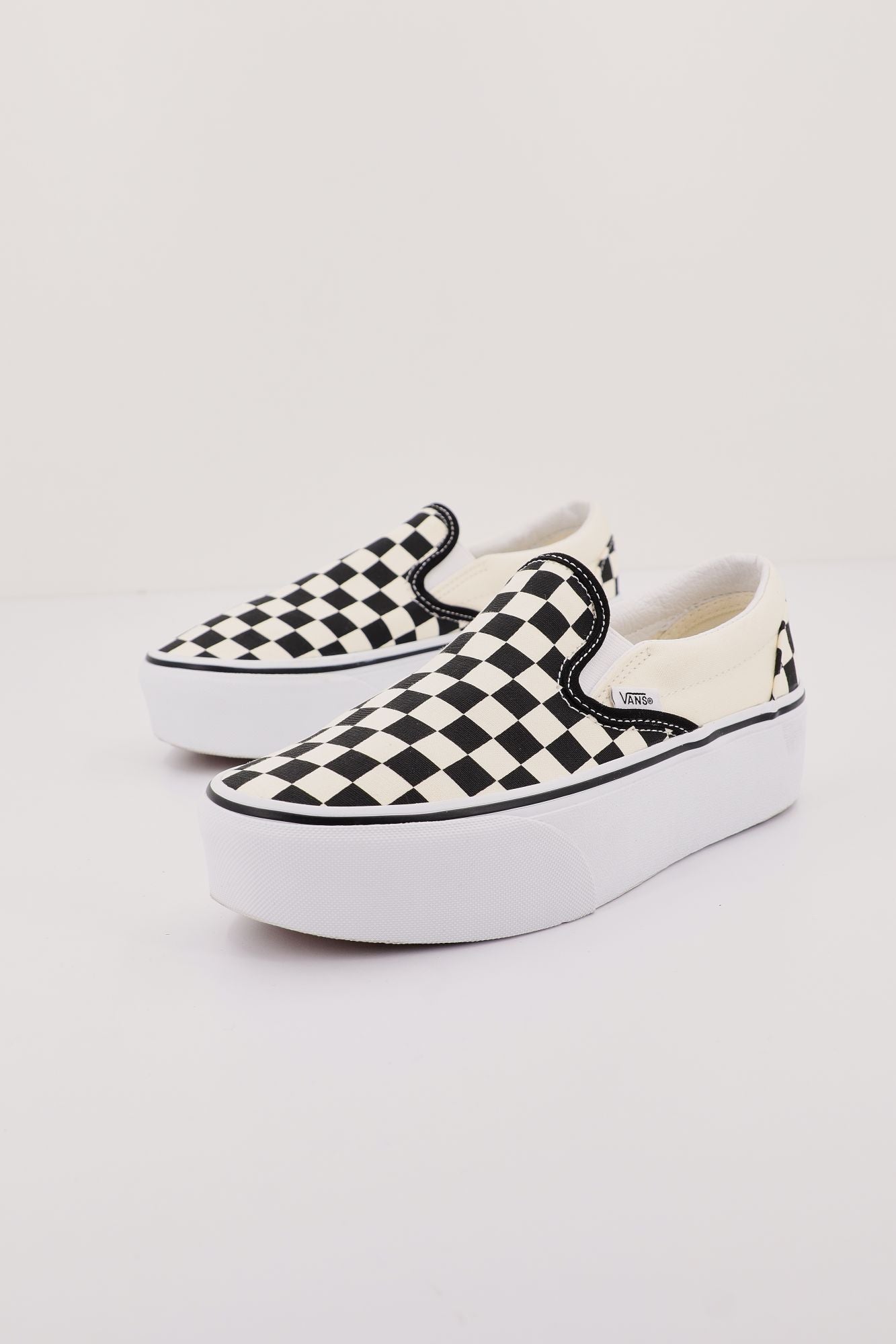 VANS UA CLASSIC en color BEIS (2)
