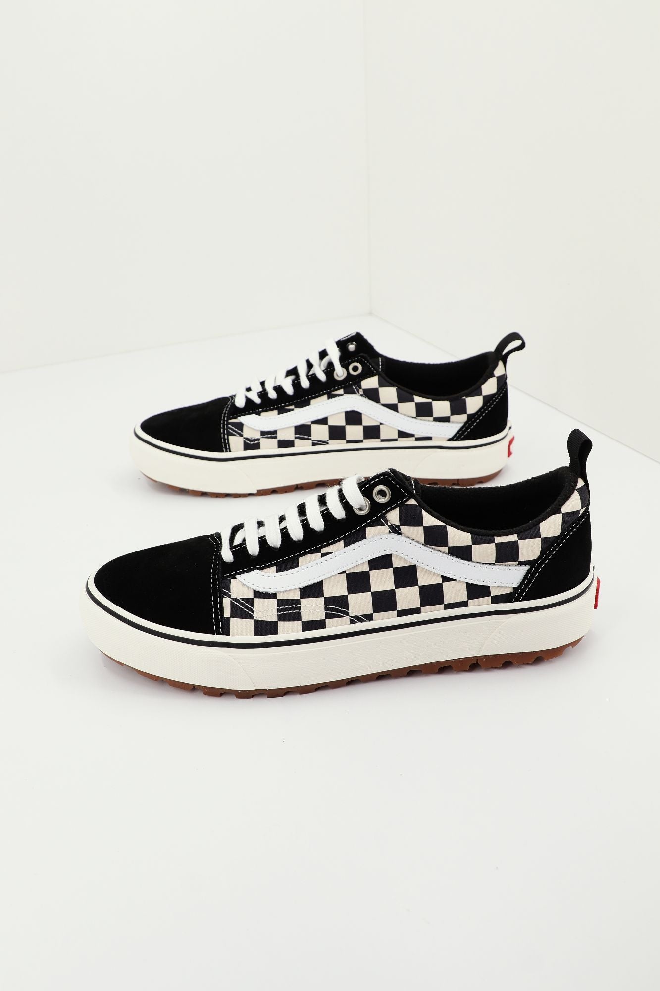 VANS OLD SKOOL en color NEGRO (1)