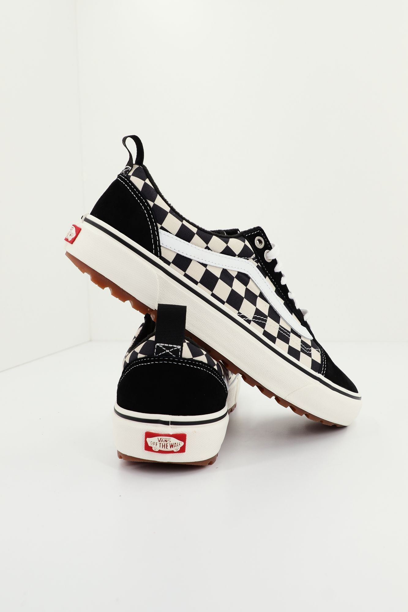 VANS OLD SKOOL en color NEGRO (2)